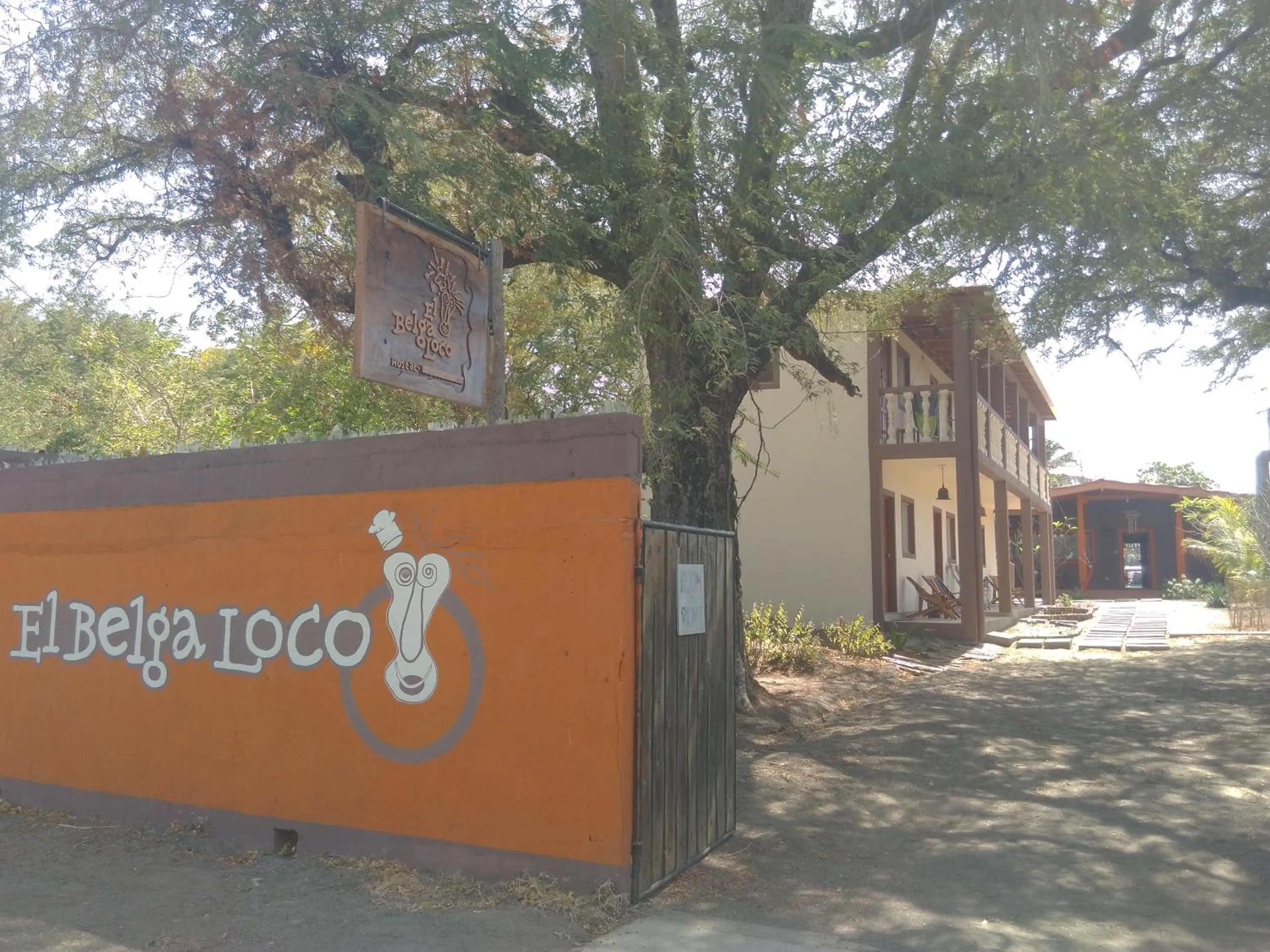 Property building in El Belga Loco