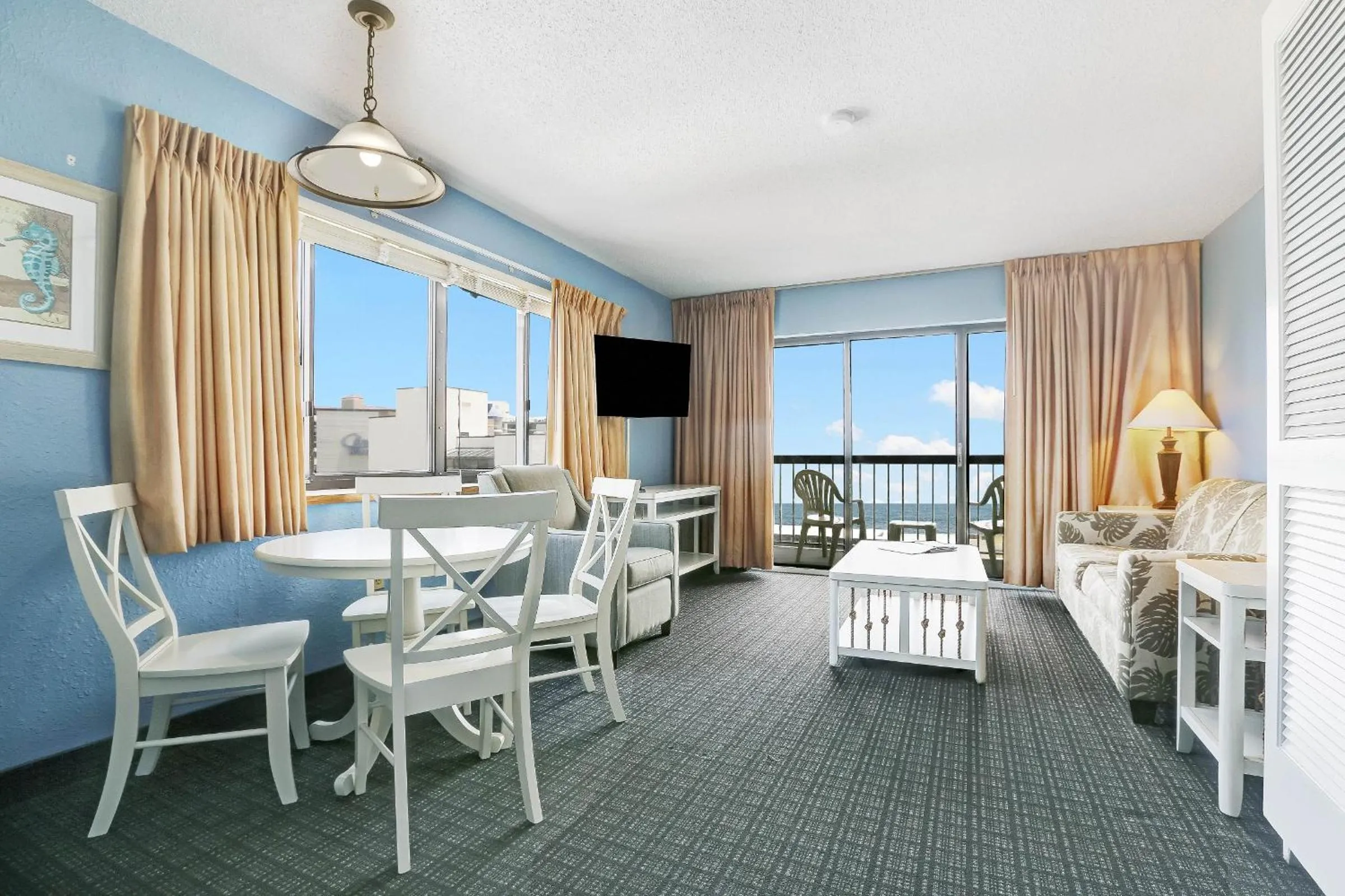 Living room in Sand Dunes Tower Suites and Villas