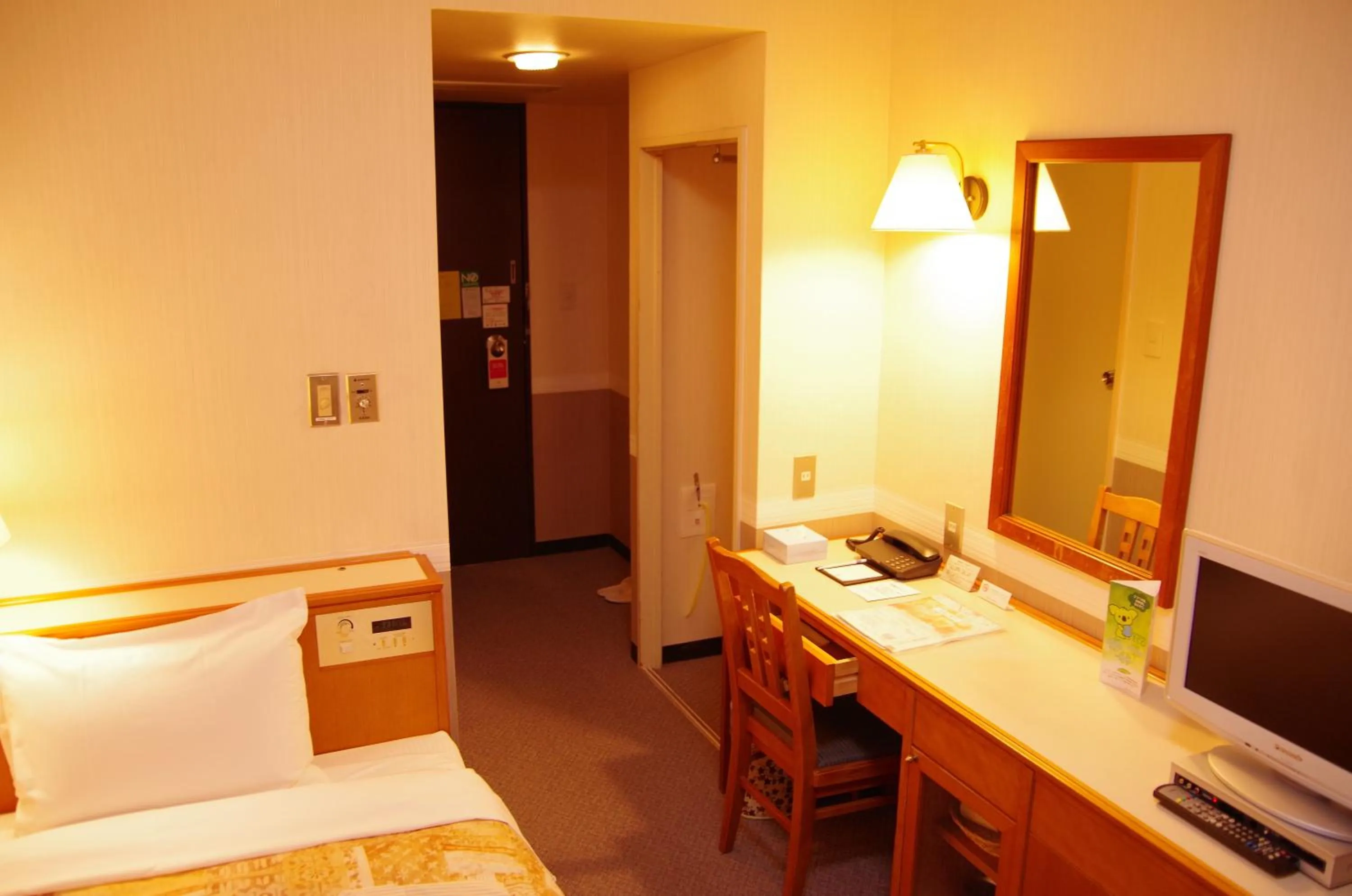 Photo of the whole room, Bed in Hotel Sunroute Goshogawara