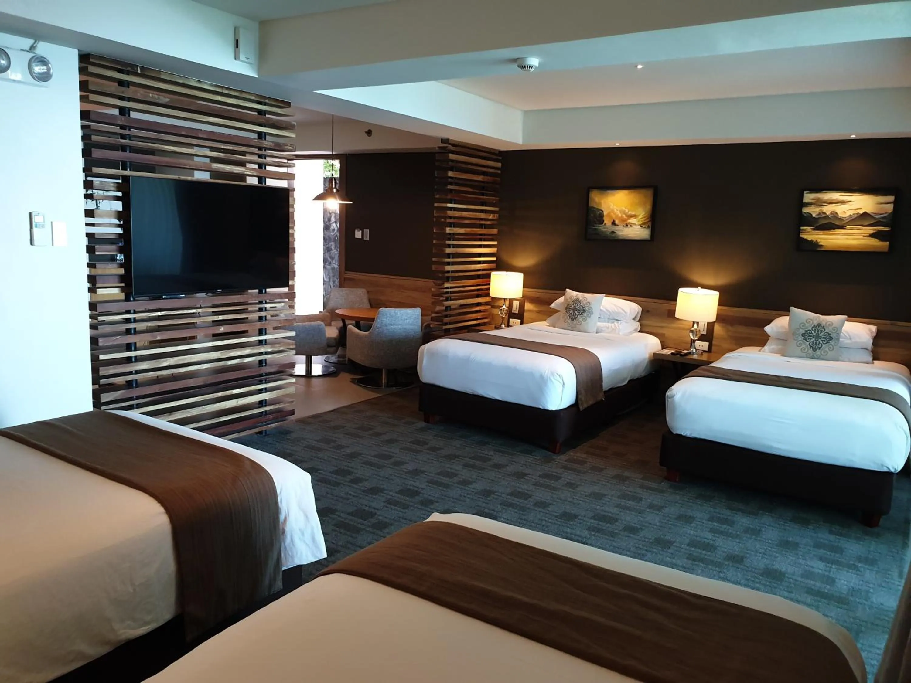 Bed in Escala Tagaytay