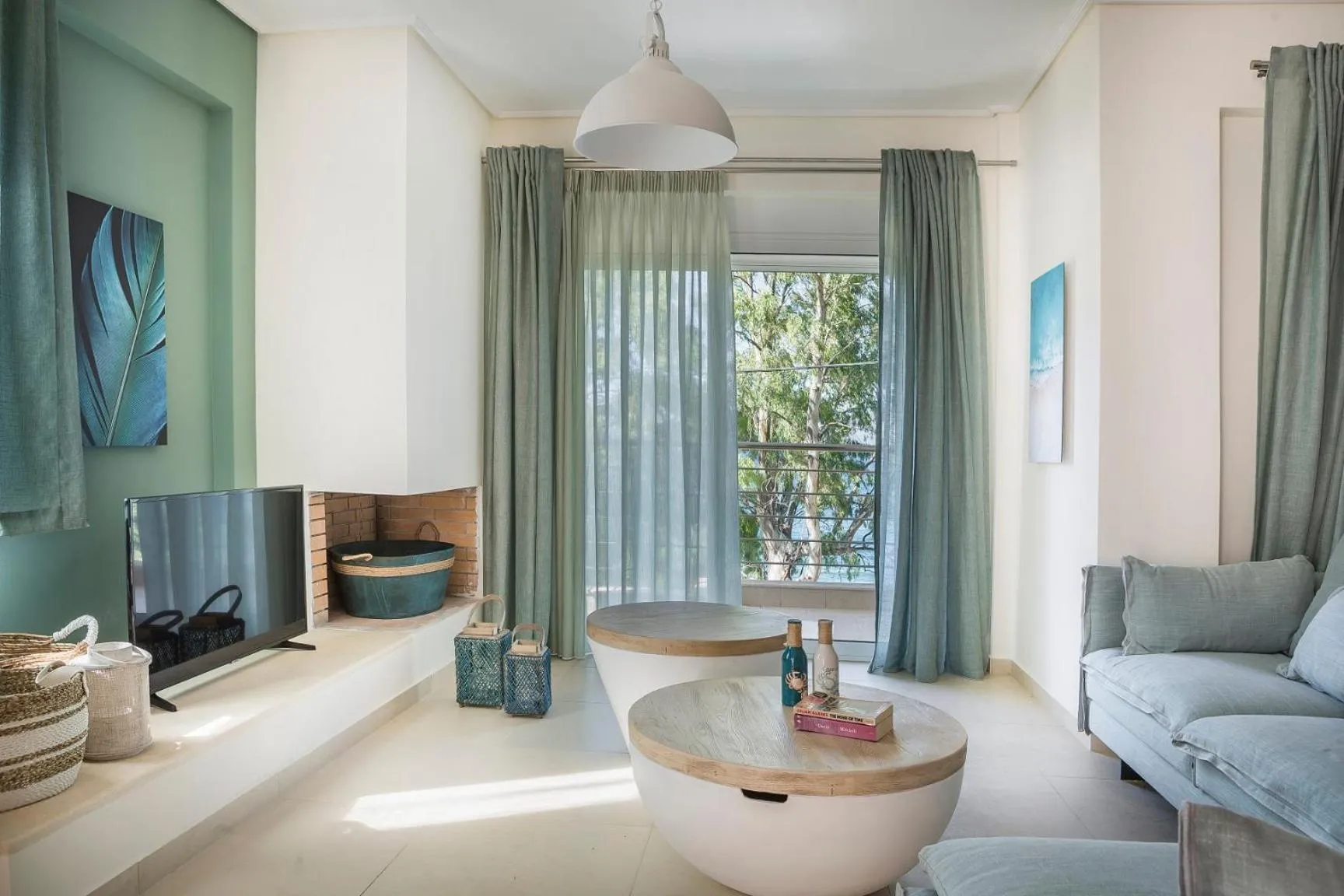 Bed in Meliti Waterfront Suites