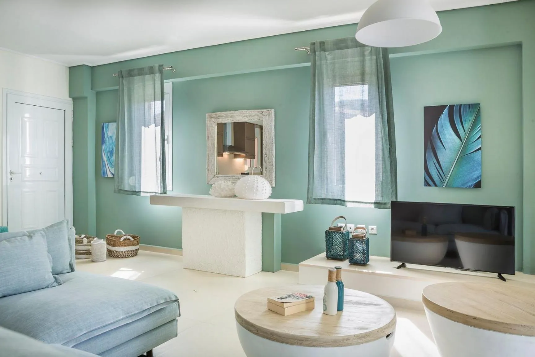 TV and multimedia in Meliti Waterfront Suites