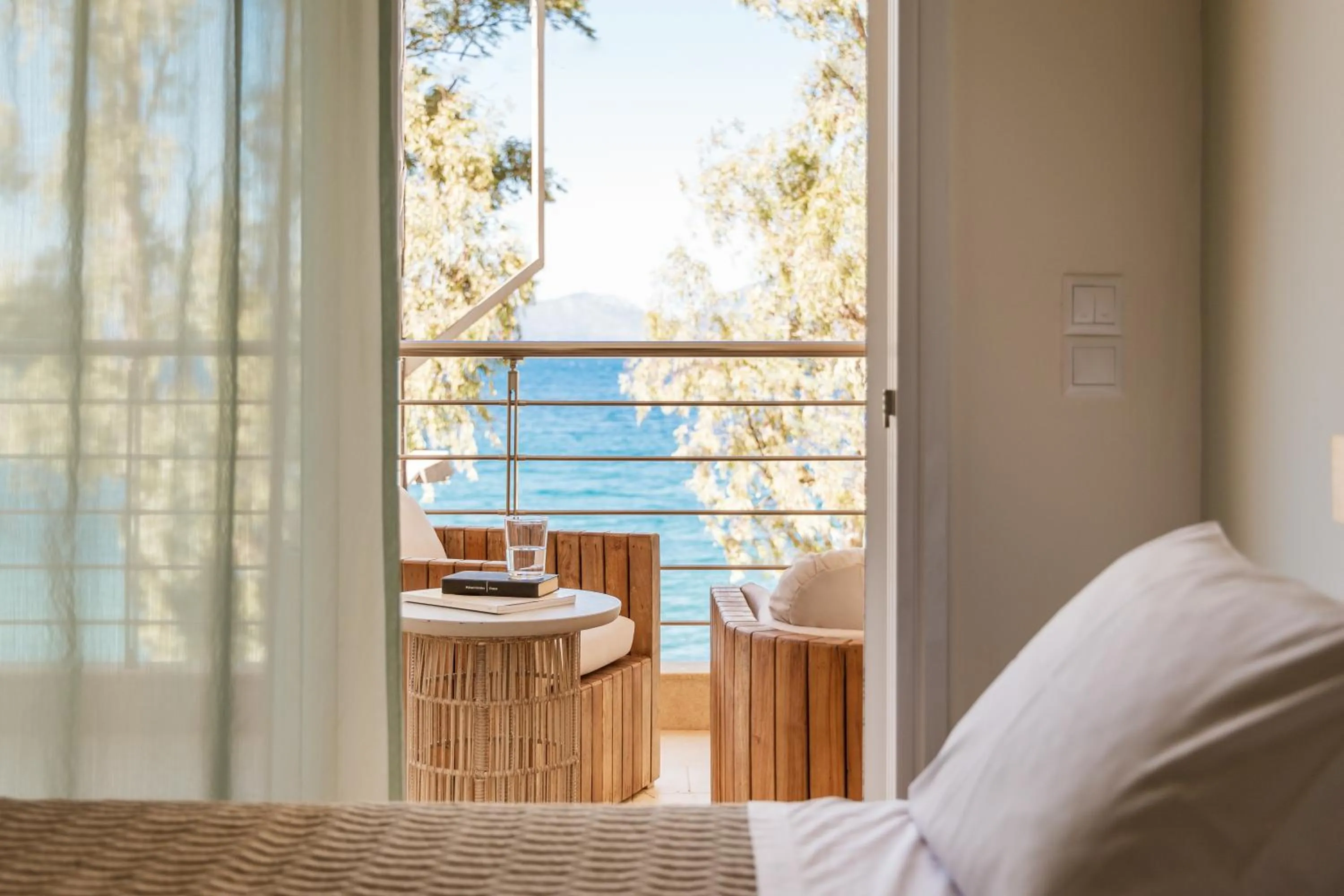 Nearby landmark, Bed in Meliti Waterfront Suites