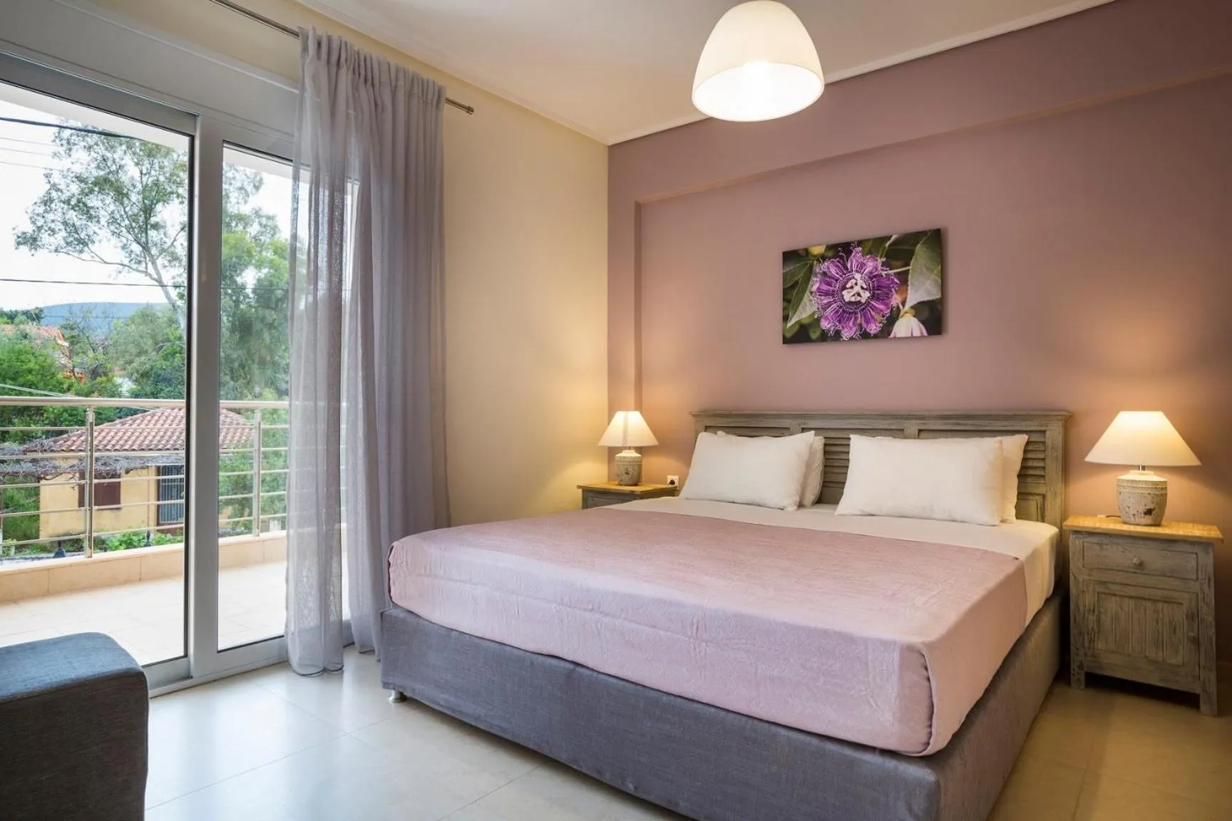 Bed in Meliti Waterfront Suites