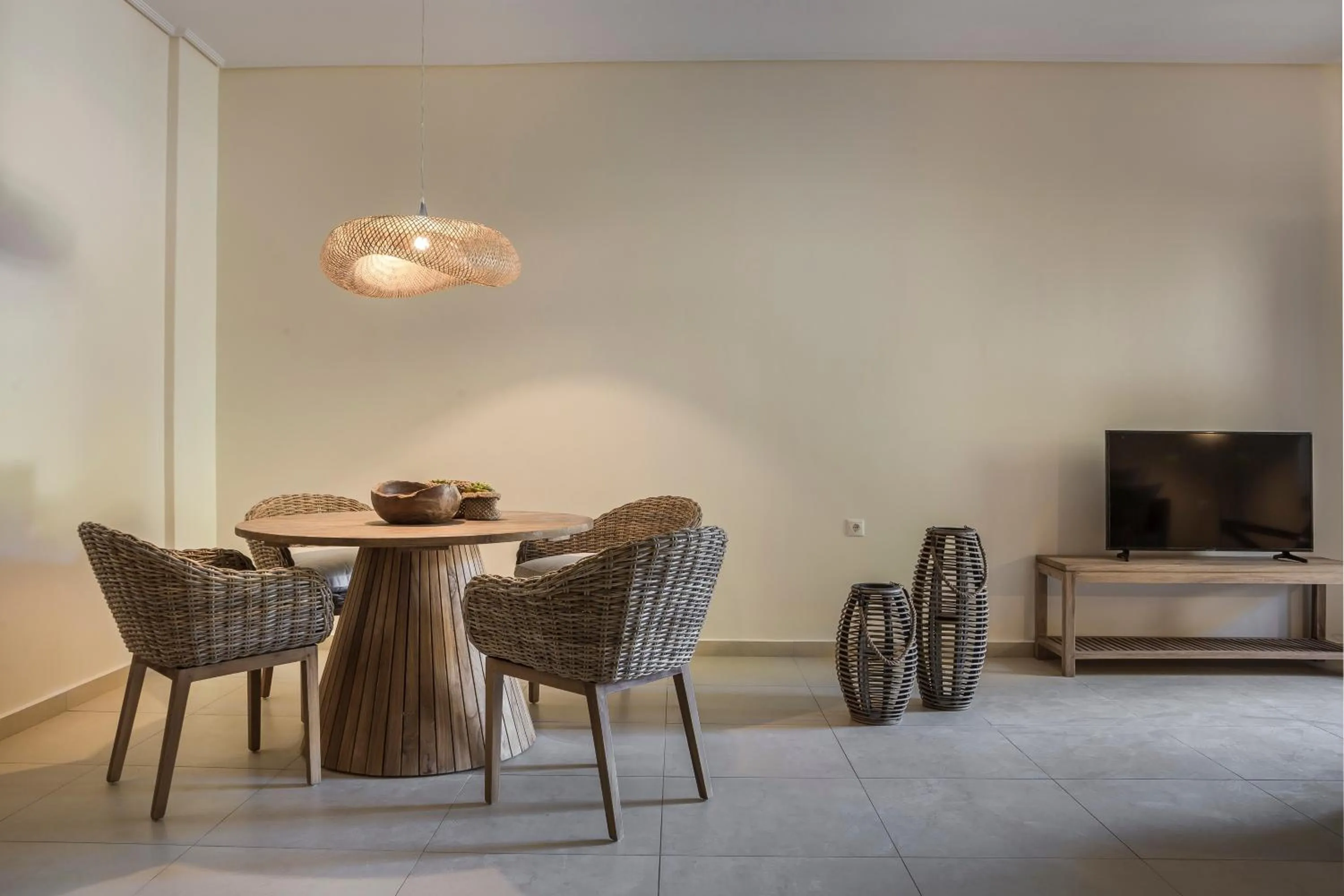 TV and multimedia in Meliti Waterfront Suites