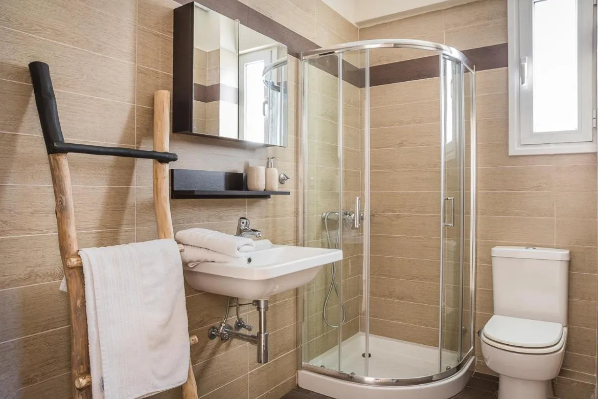 Meliti Waterfront Suites