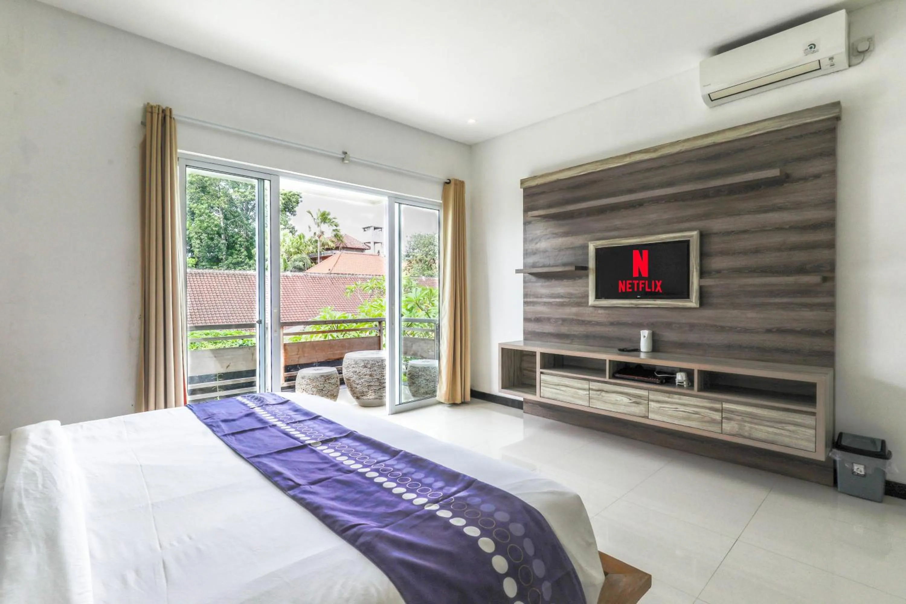 TV and multimedia, Bed in Puri Bagus Villa by Great Bali Villas