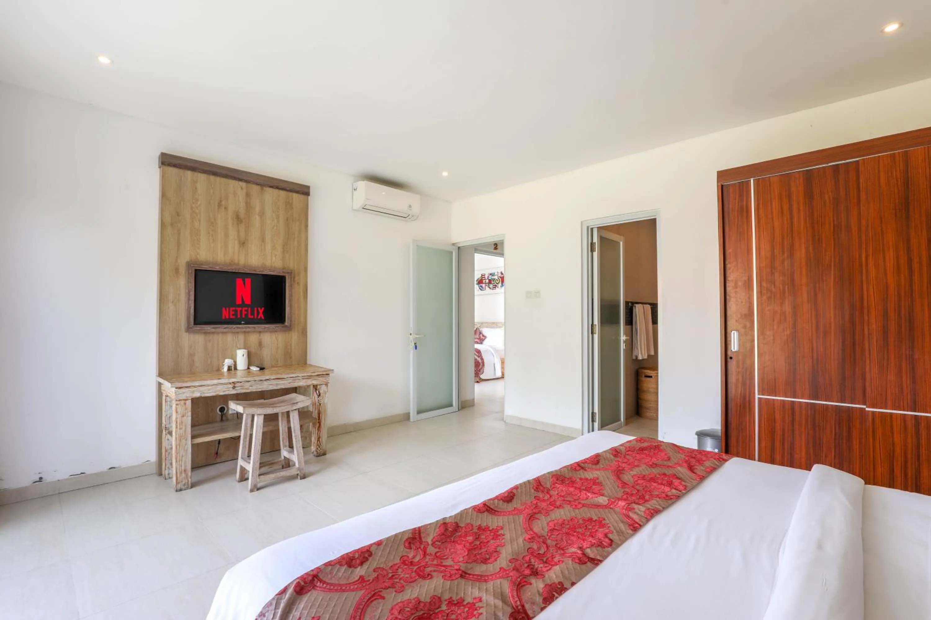 TV and multimedia, Bed in Puri Bagus Villa by Great Bali Villas