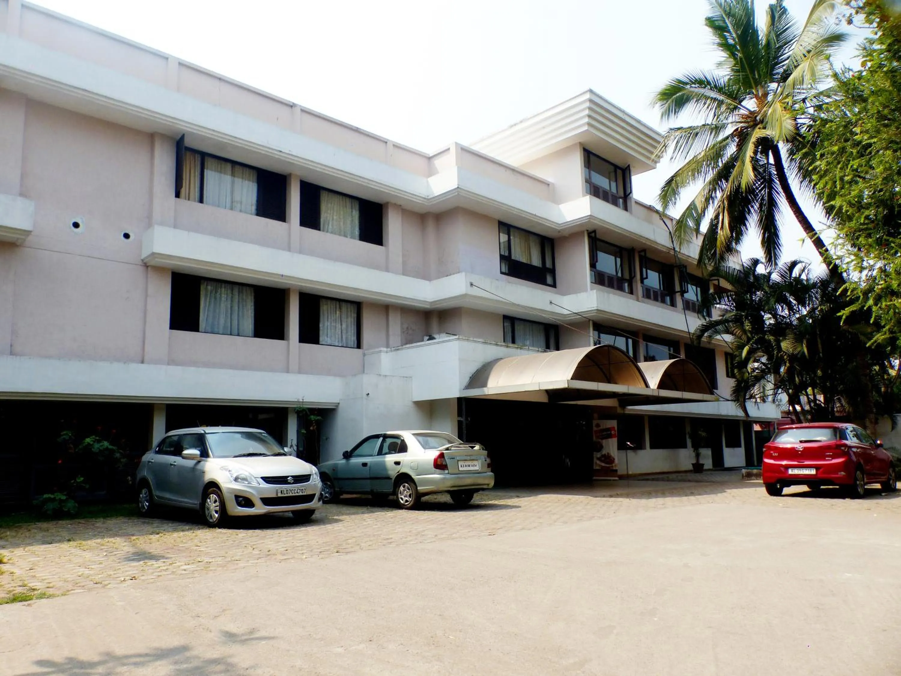 Property building in Hotel Highway Garden