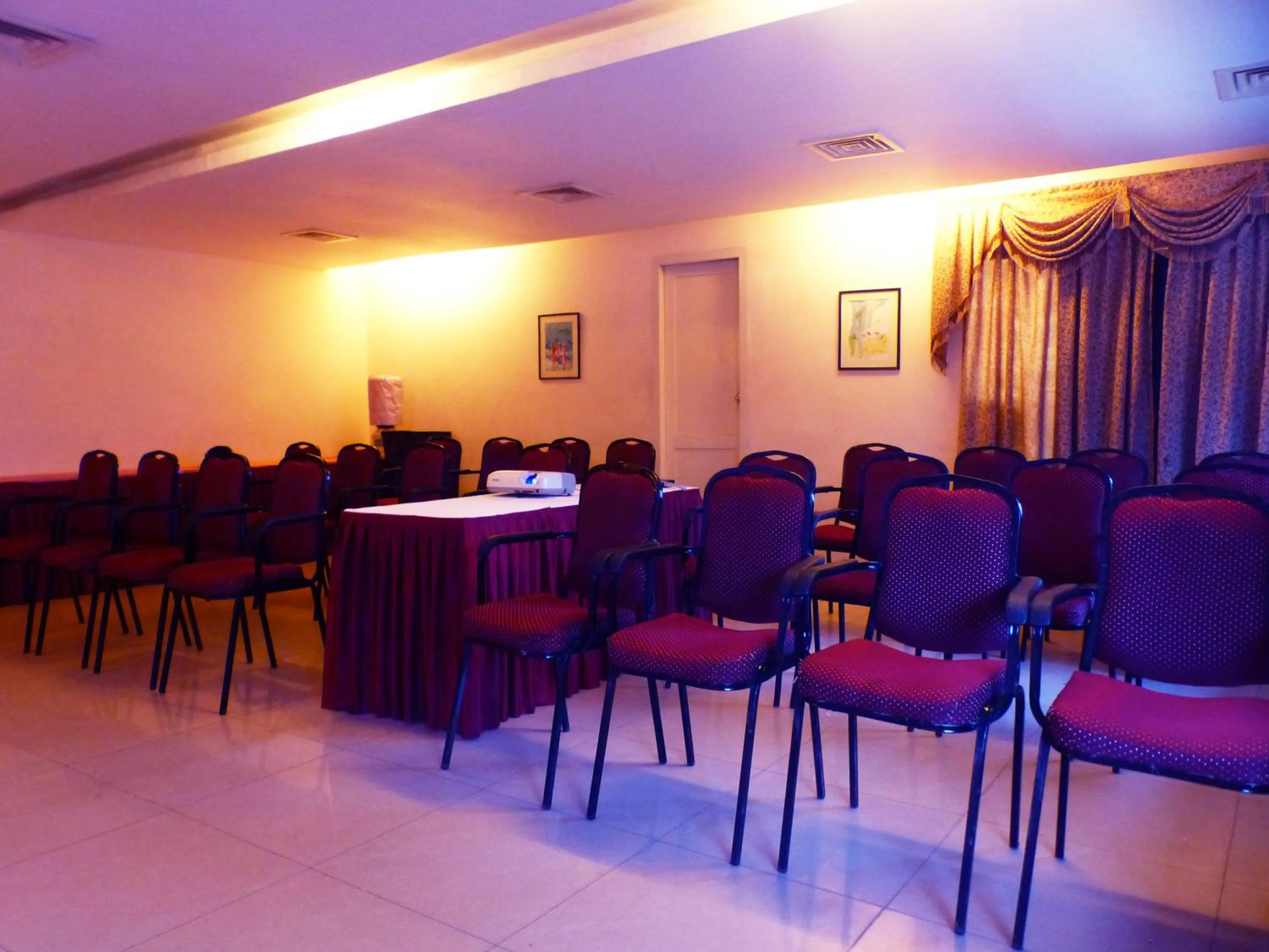 Banquet/Function facilities in Hotel Highway Garden