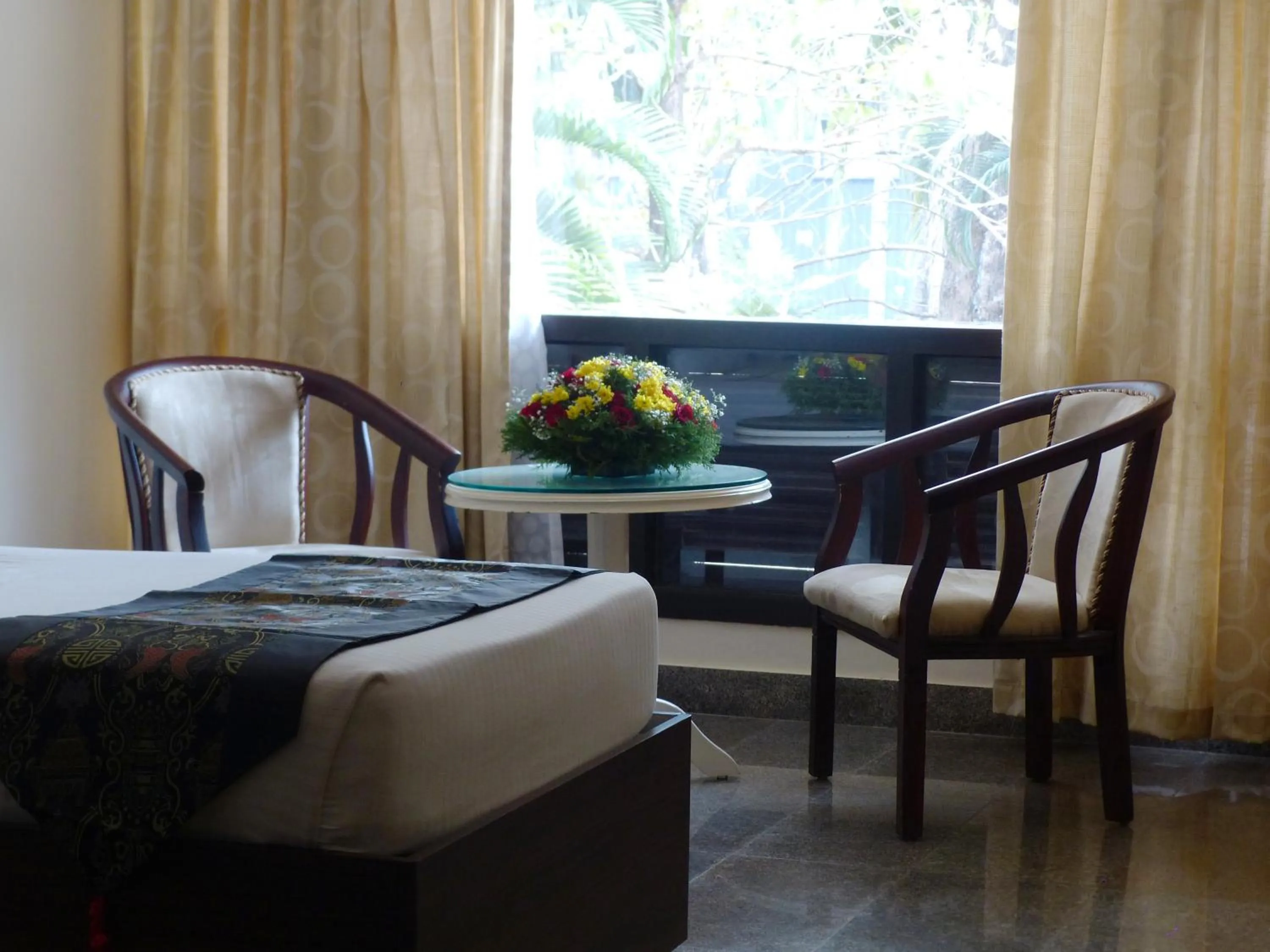 Seating area in Hotel Highway Garden