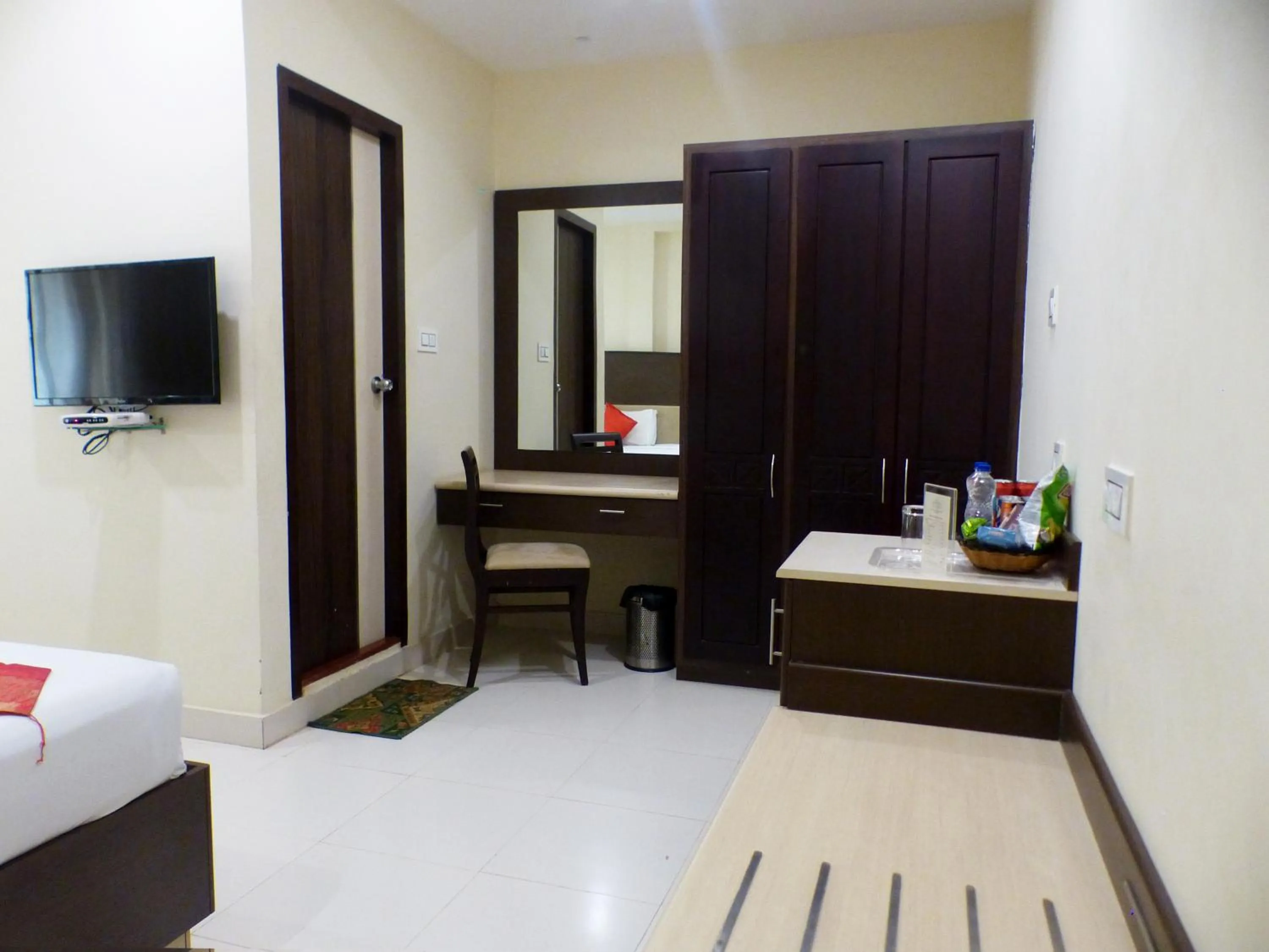 Bedroom, Bed in Hotel Highway Garden