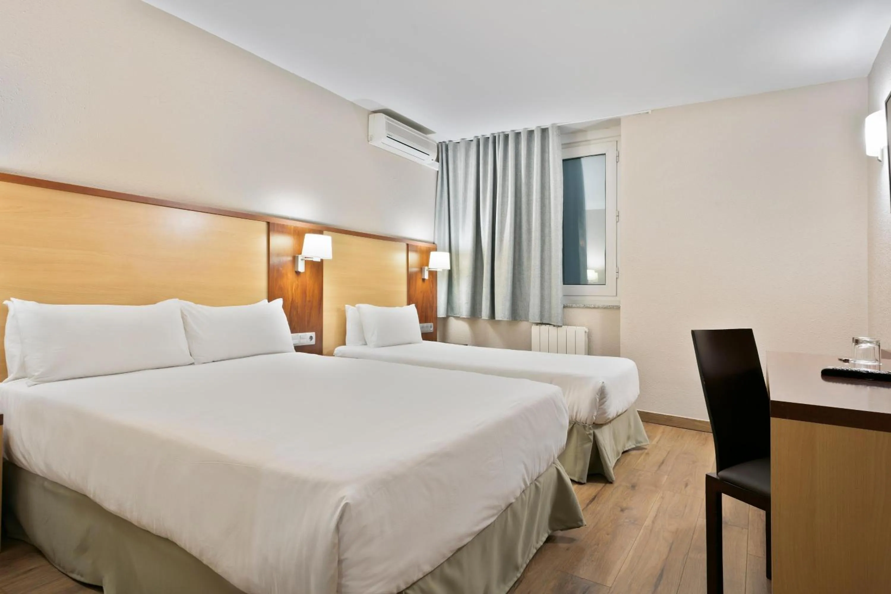 Photo of the whole room, Bed in Hotel Best Andorra Center