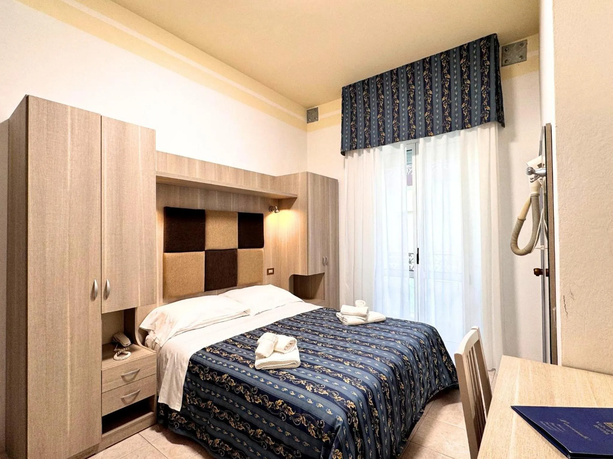 Bedroom, Bed in Hotel Vela d'Oro