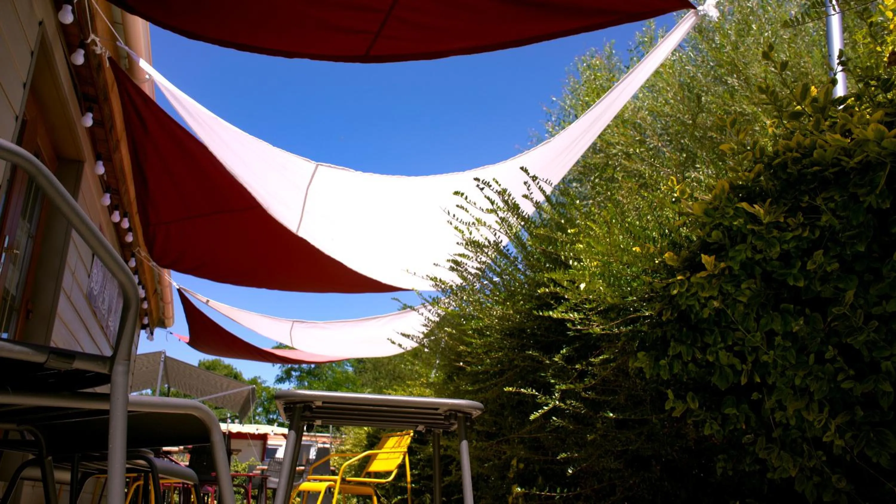 Patio in Camping Les P'tites Maisons dans la Prairie