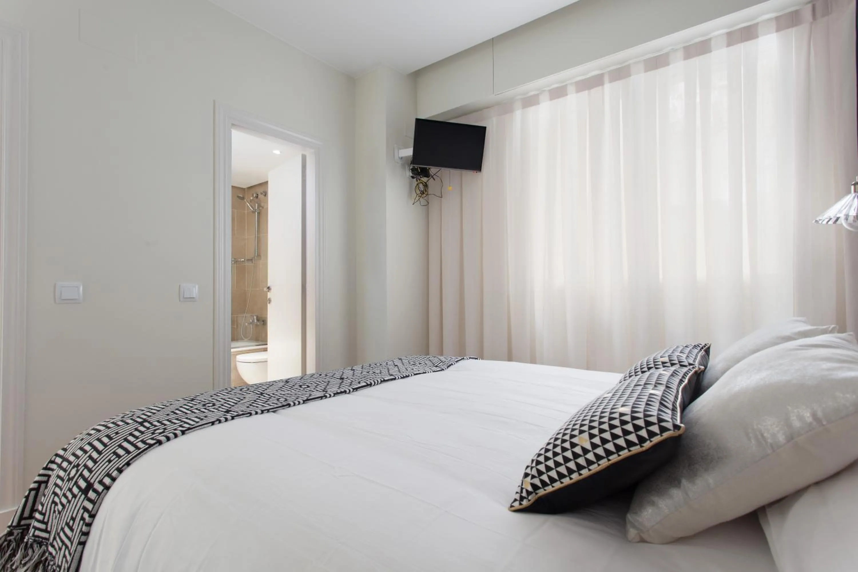 Bedroom, Bed in Passeig de Gracia Apartment