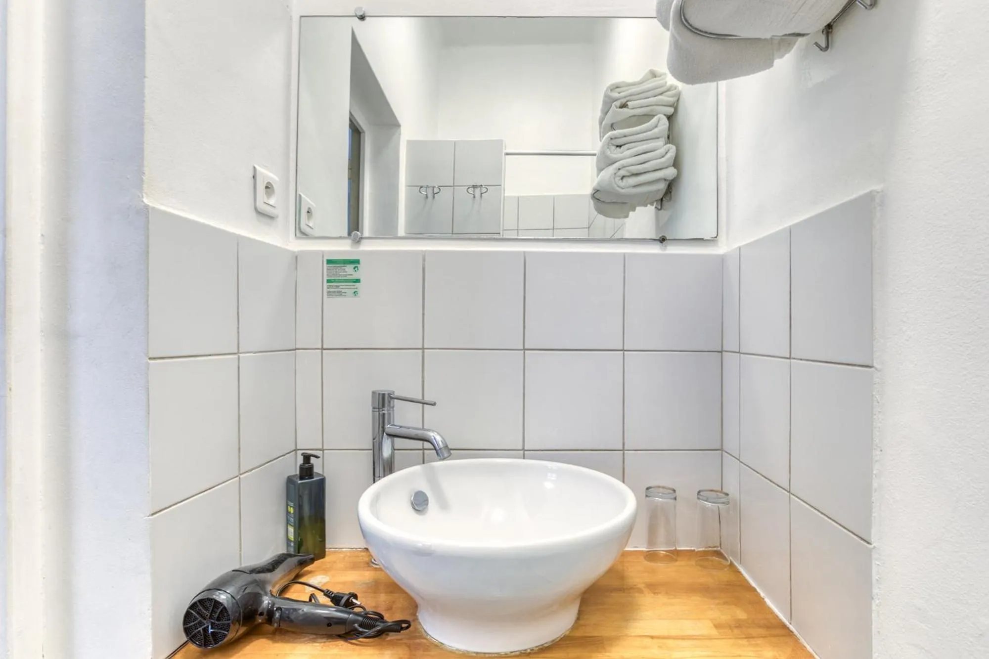 Bathroom in Hôtel Mistral Comédie Saint Roch