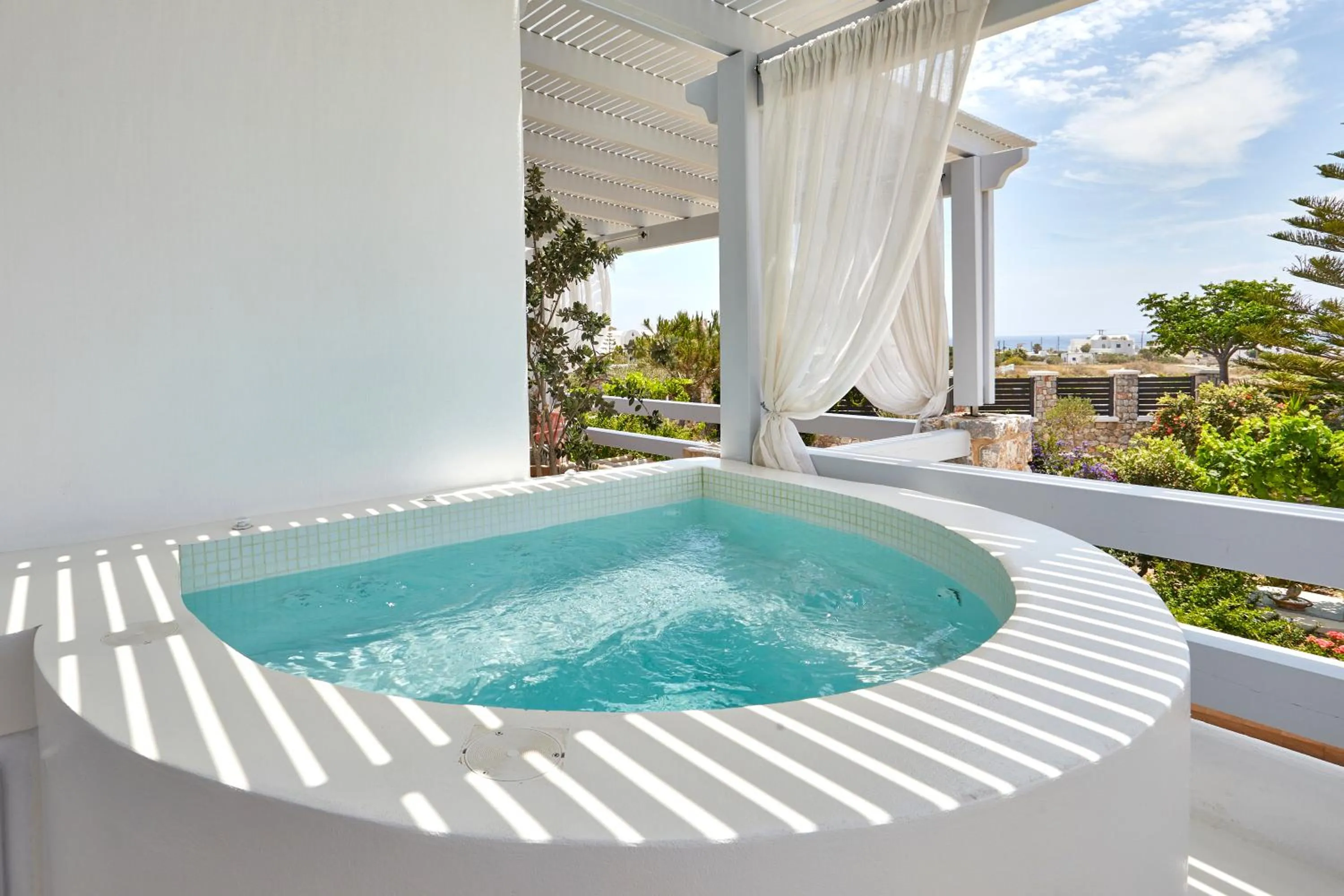 Day in Orabel Suites Santorini (Adults Only)