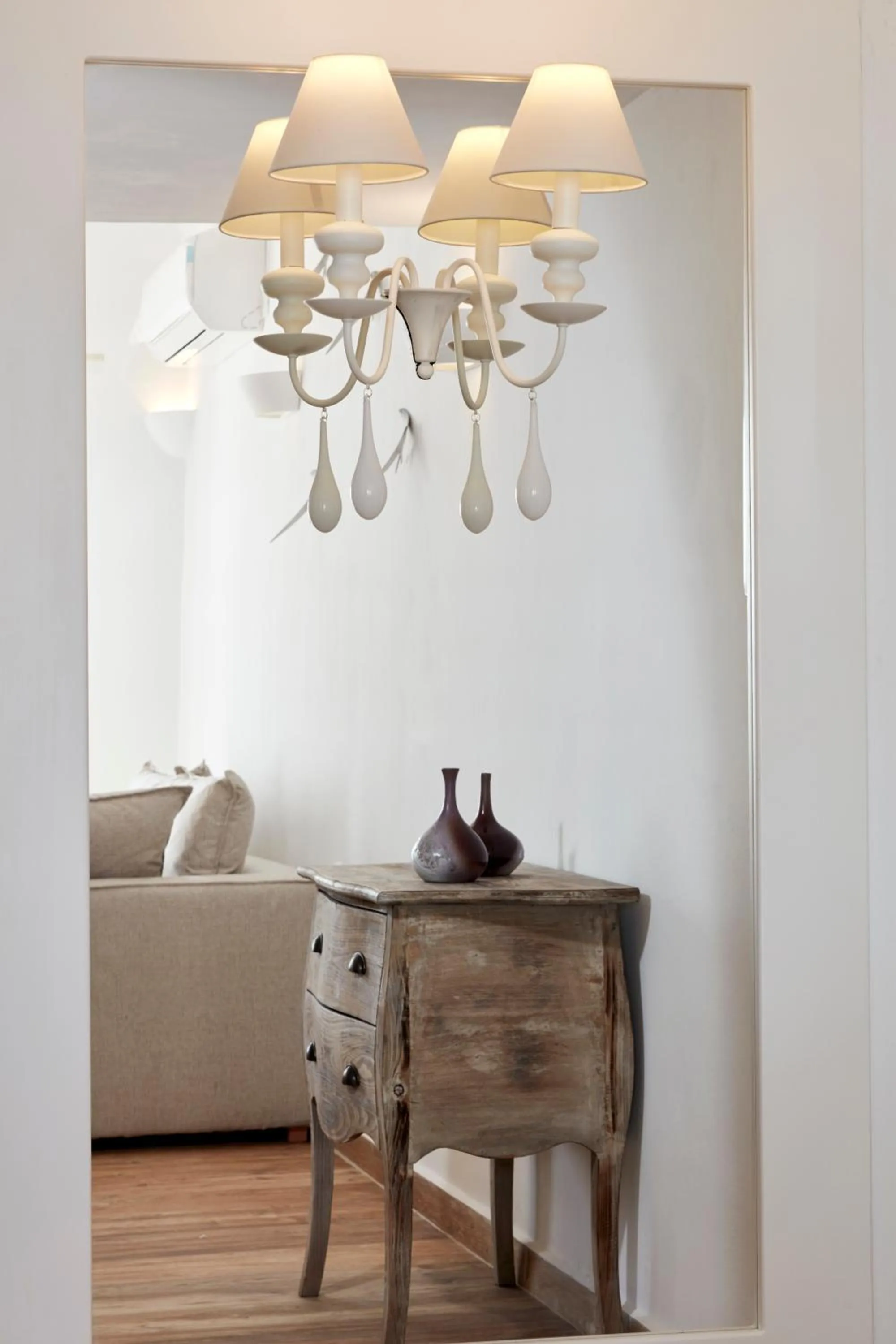 Decorative detail in Orabel Suites Santorini (Adults Only)