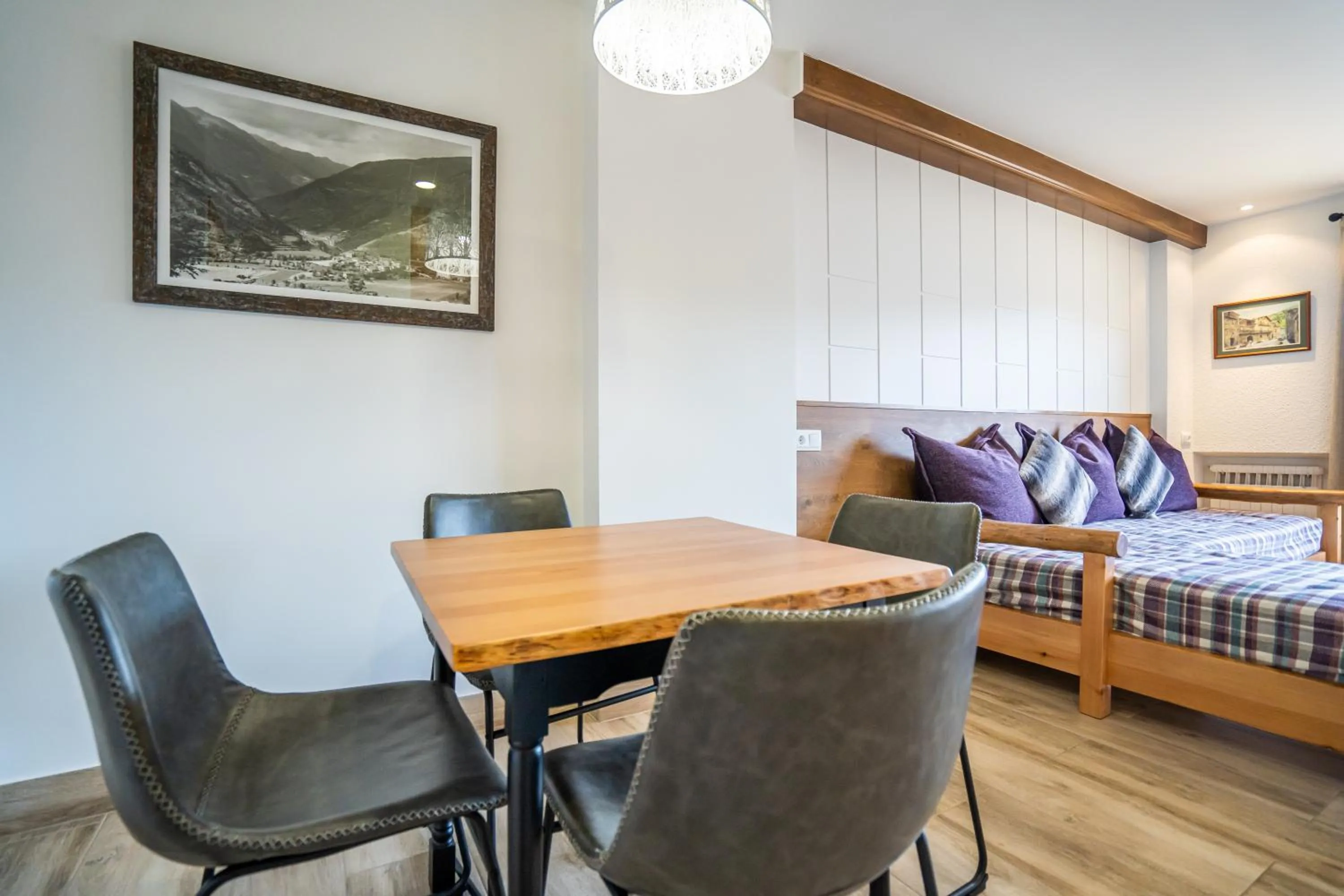 Living room, Bed in Abba Ordino Babot Hotel