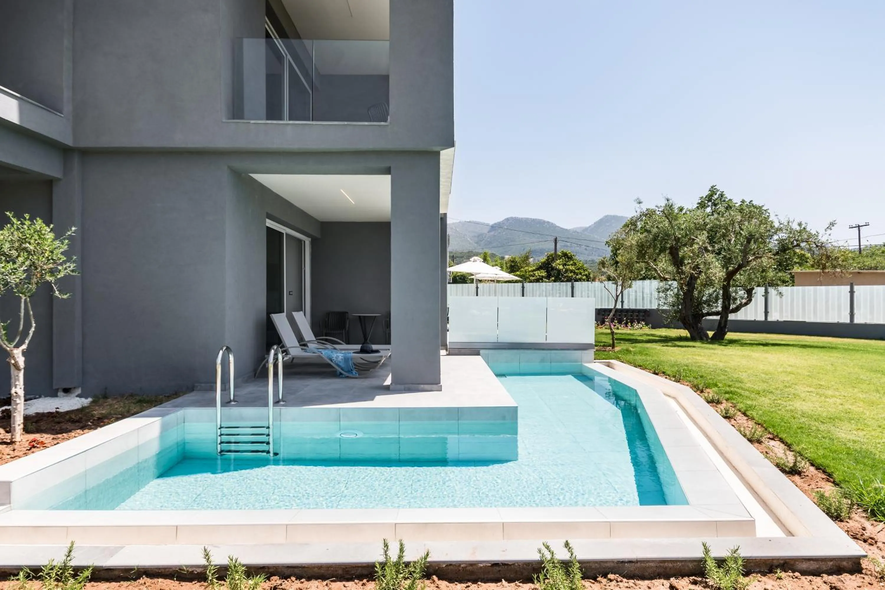 Swimming pool in Acharavi Beach Hotel