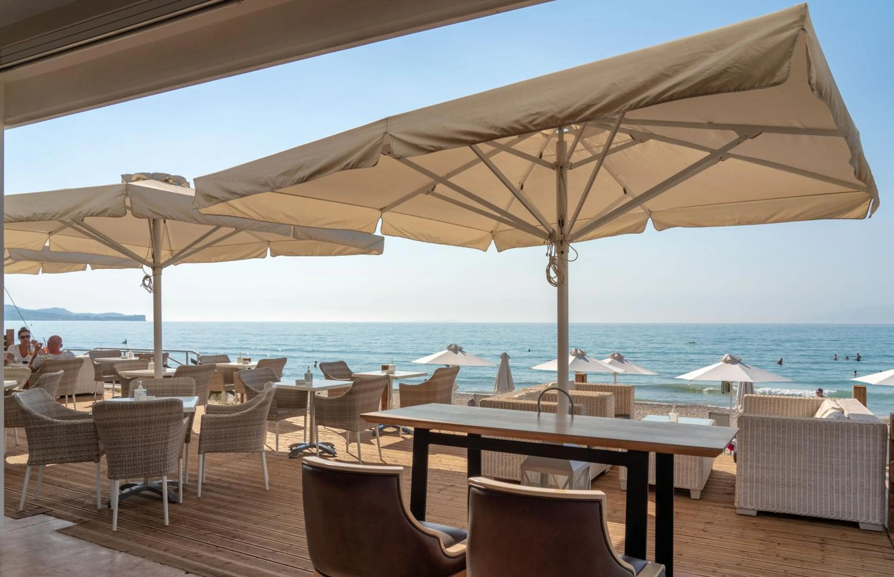 Restaurant/places to eat in Acharavi Beach Hotel