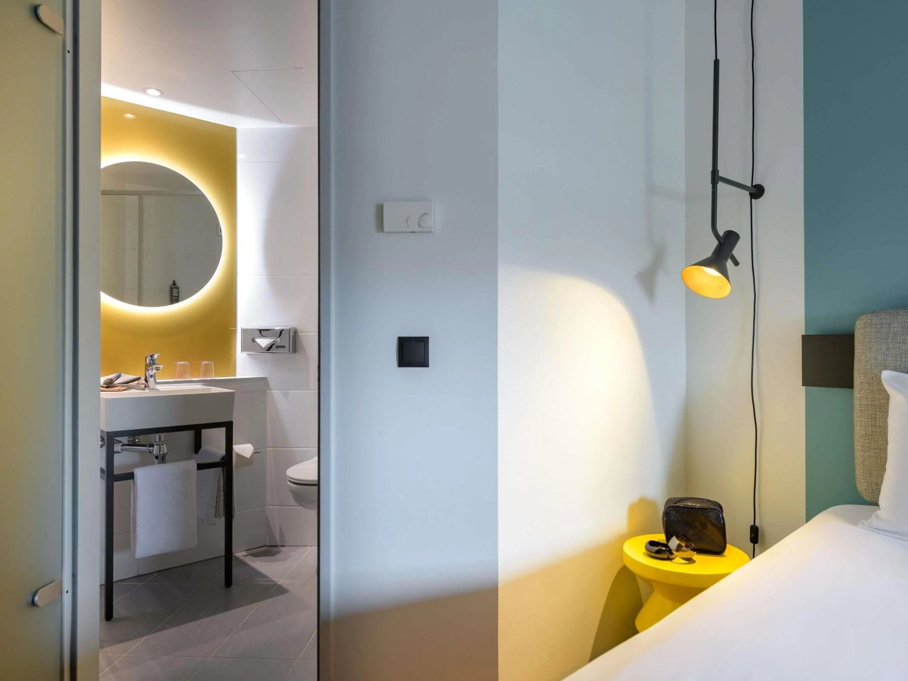 Bedroom, Bed in Ibis Leipzig City