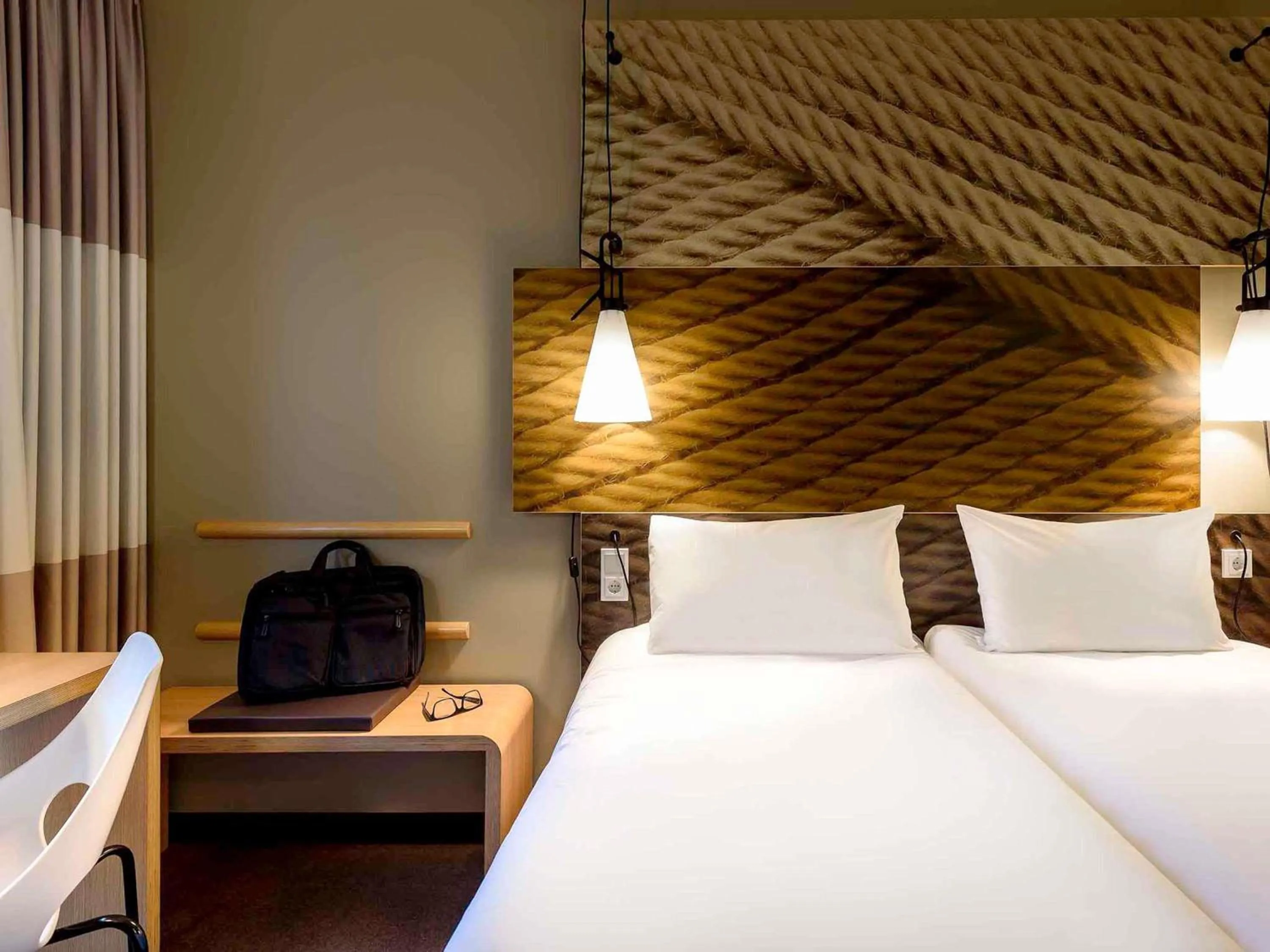 Bedroom in Ibis Leipzig City