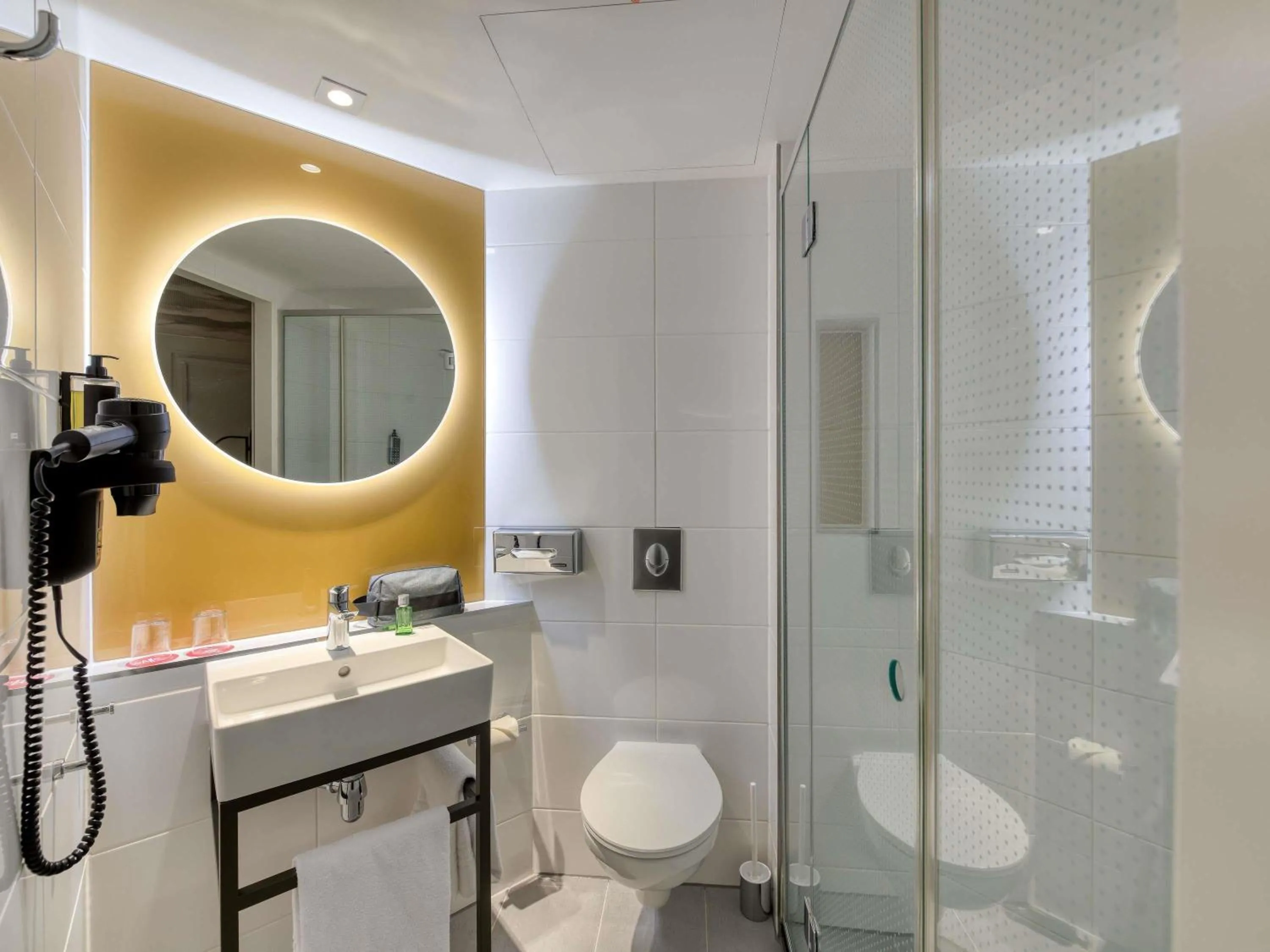 Bedroom in Ibis Leipzig City