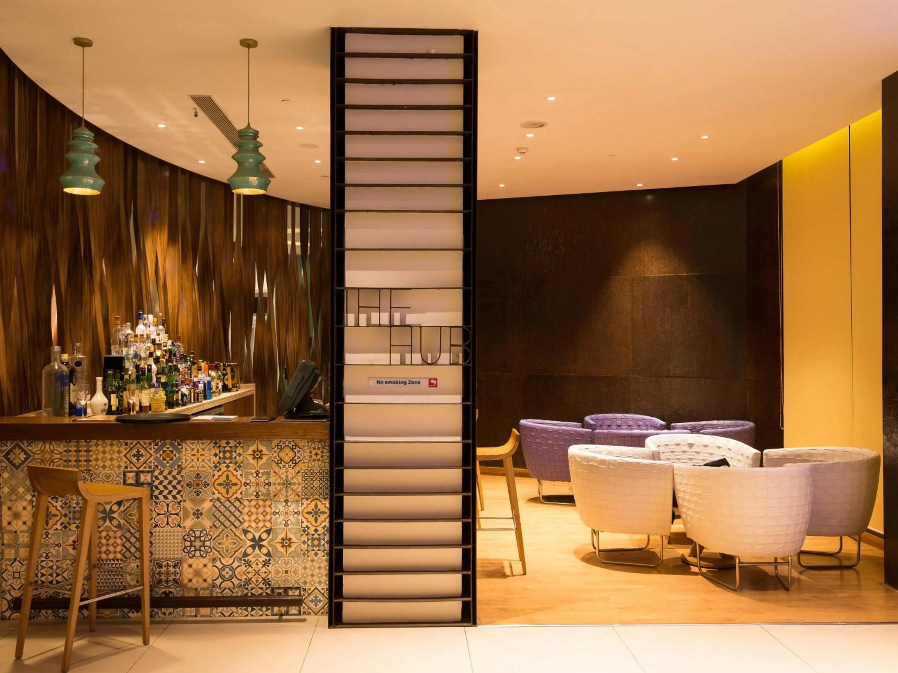 Lounge or bar in ibis Styles Goa Calangute - An Accor Brand