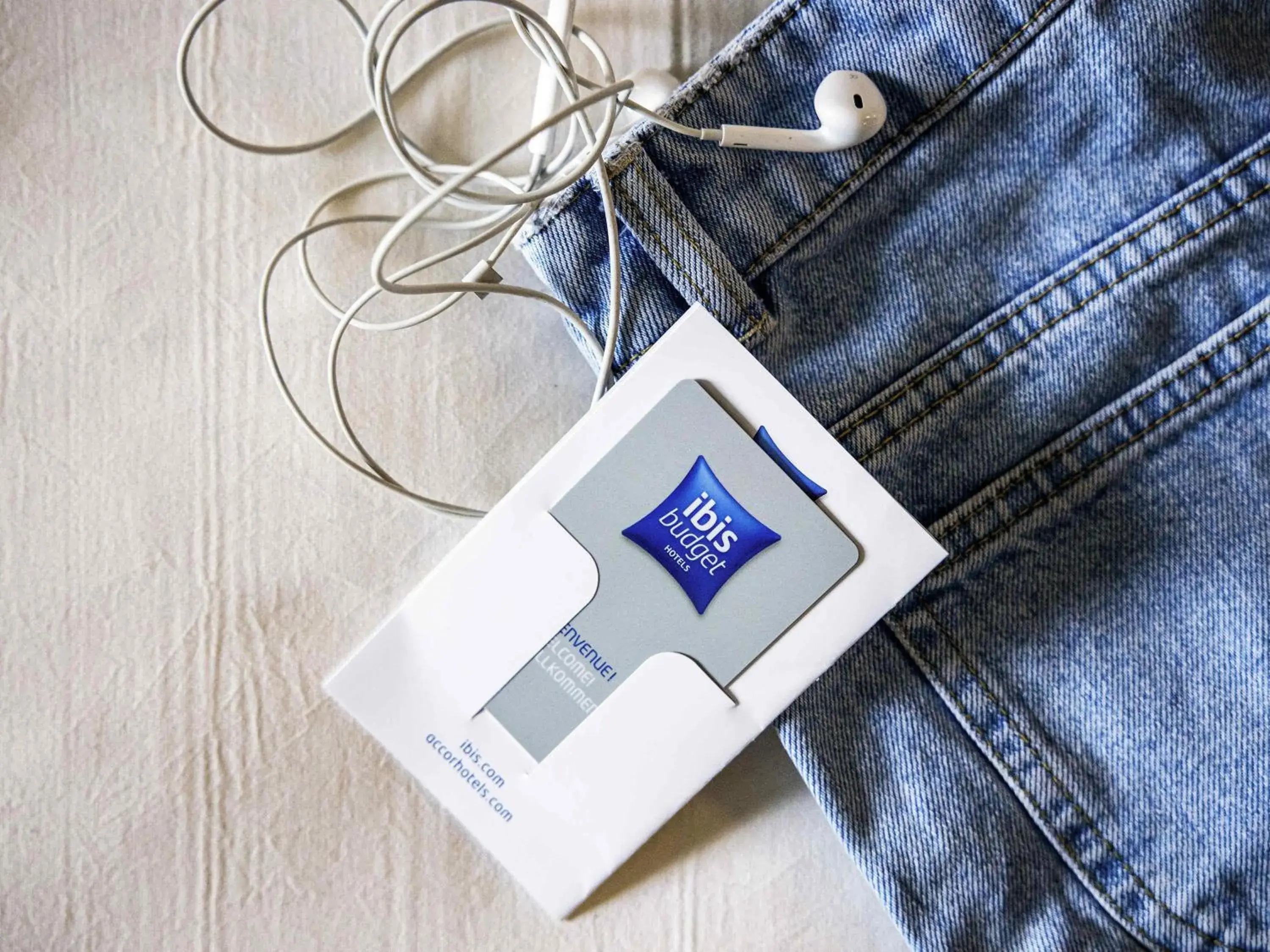 Triple Room with One Double Bed and One Bunk Bed in Ibis Budget Perpignan Sud Triple Room with One Double Bed and One Bunk Bed in Ibis Budget Perpignan Sud