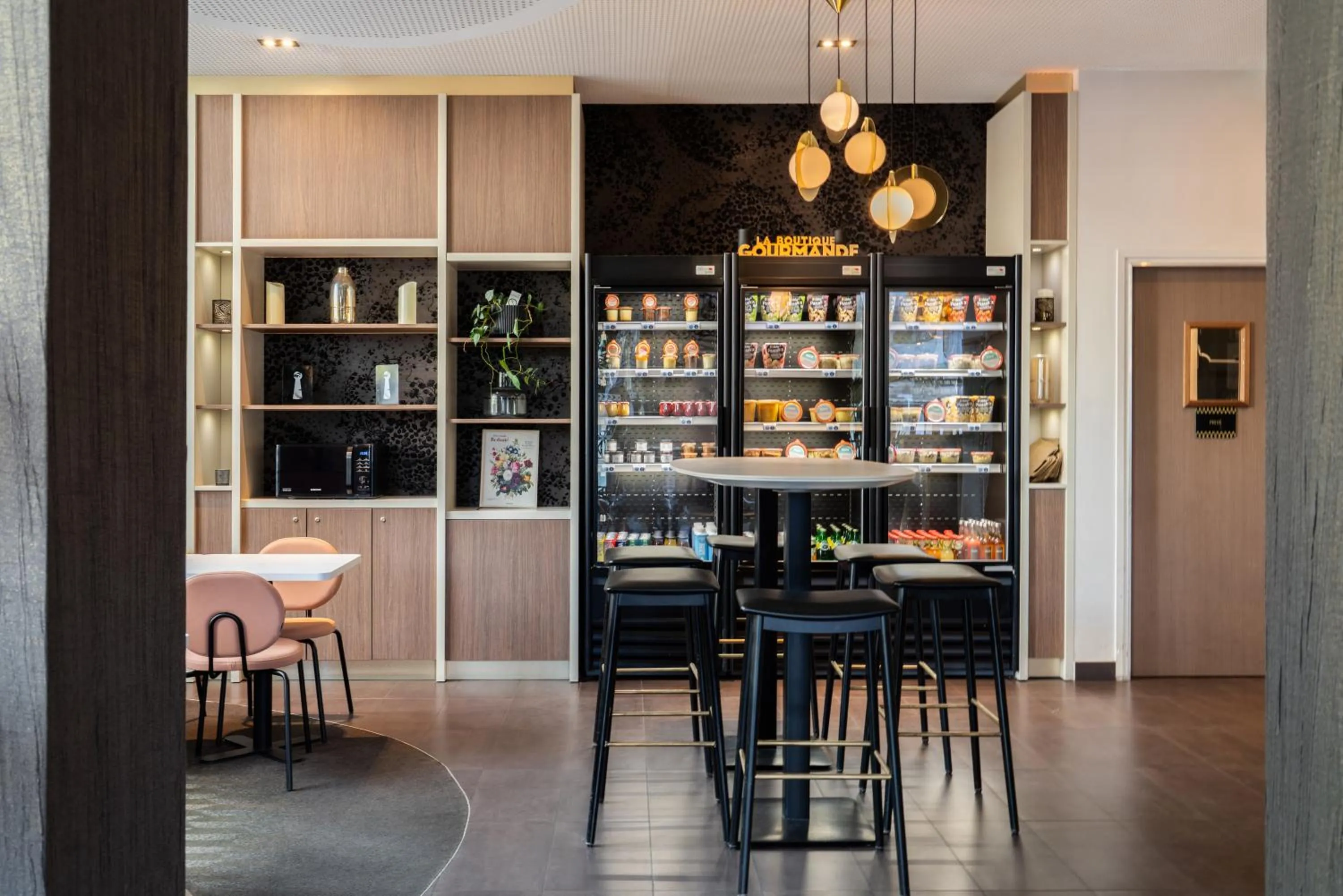 Food and drinks in Novotel Suites Paris Expo Porte de Versailles