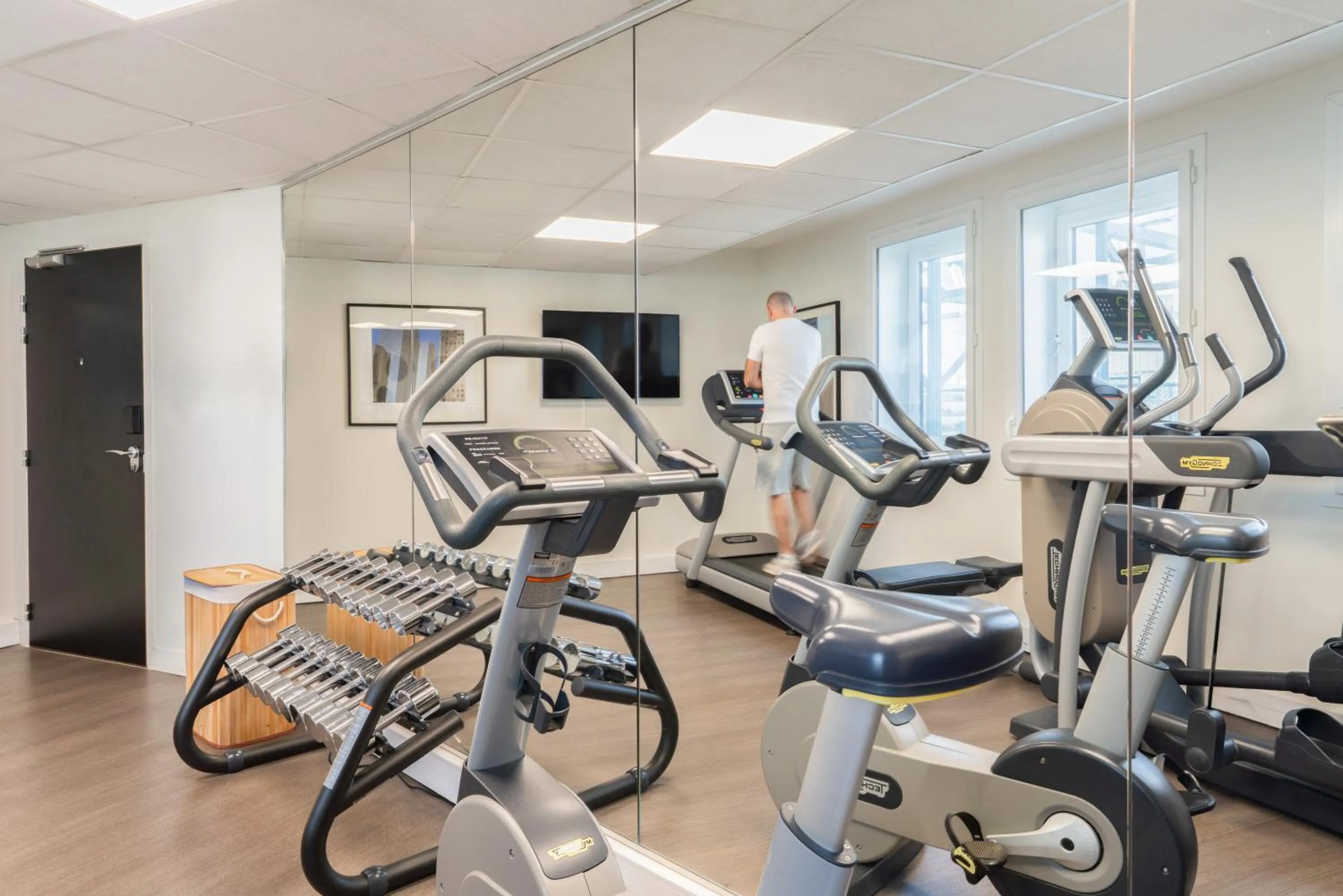 Fitness centre/facilities in Novotel Suites Paris Expo Porte de Versailles