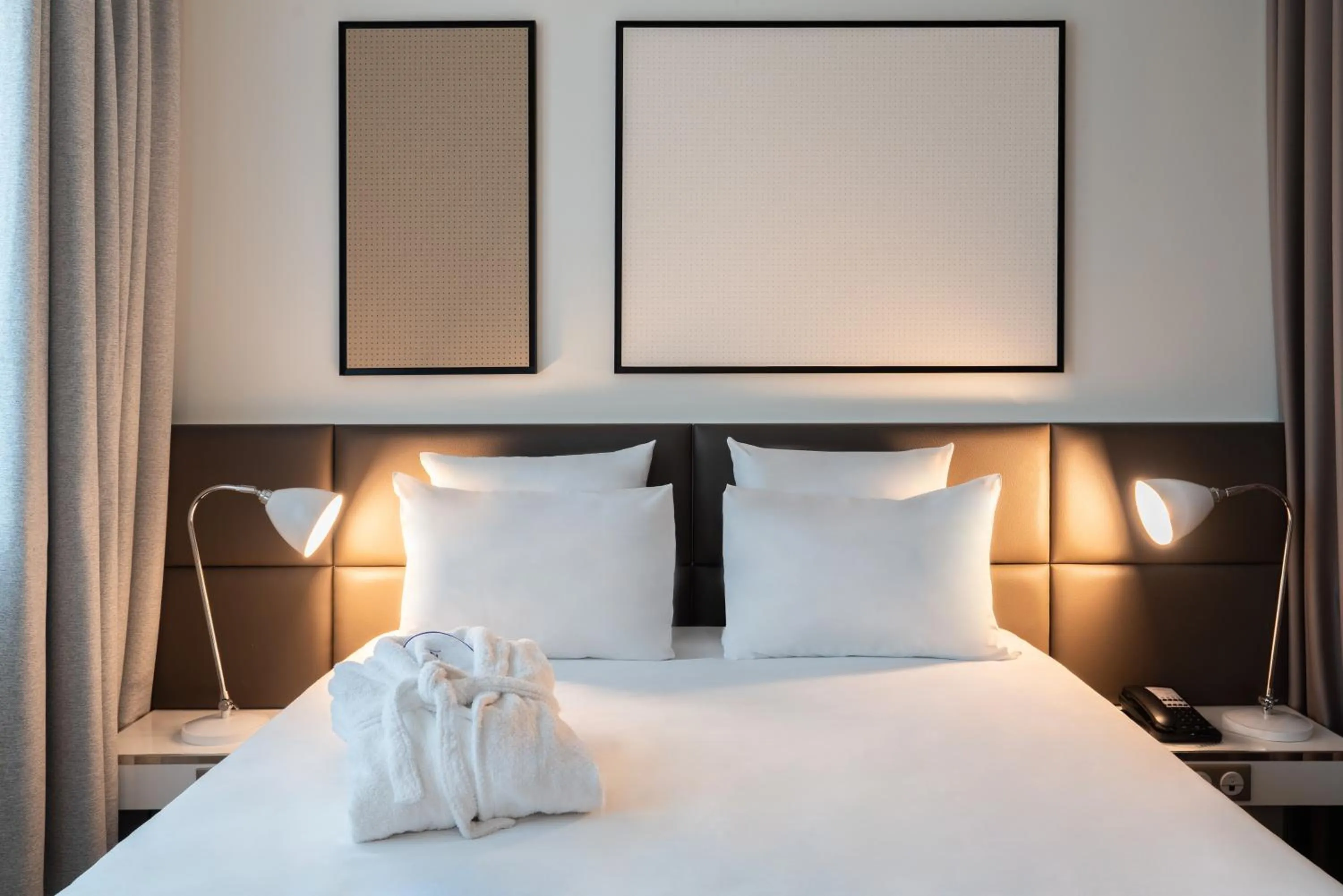 Bedroom, Bed in Novotel Suites Paris Expo Porte de Versailles