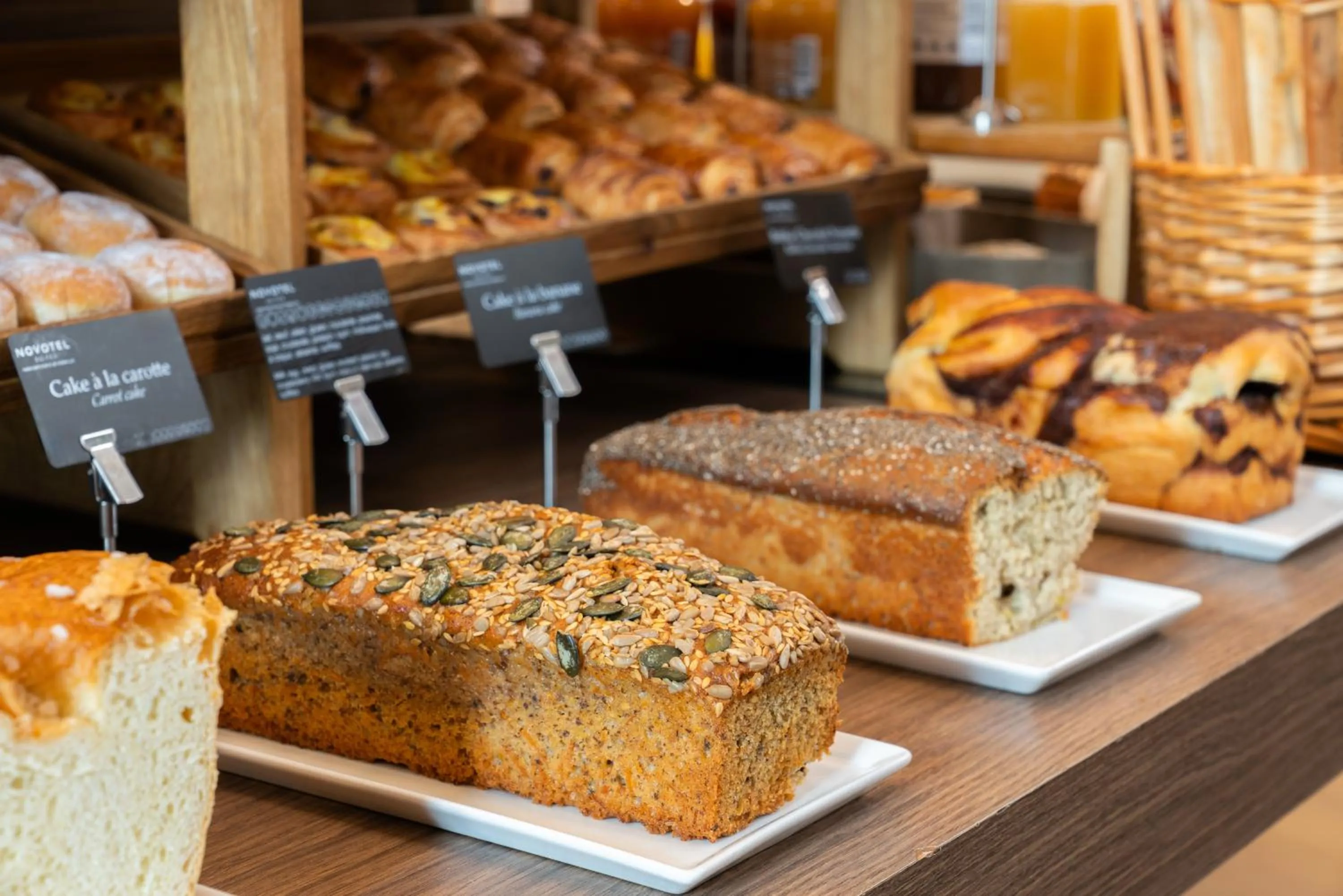 Food and drinks in Novotel Suites Paris Expo Porte de Versailles