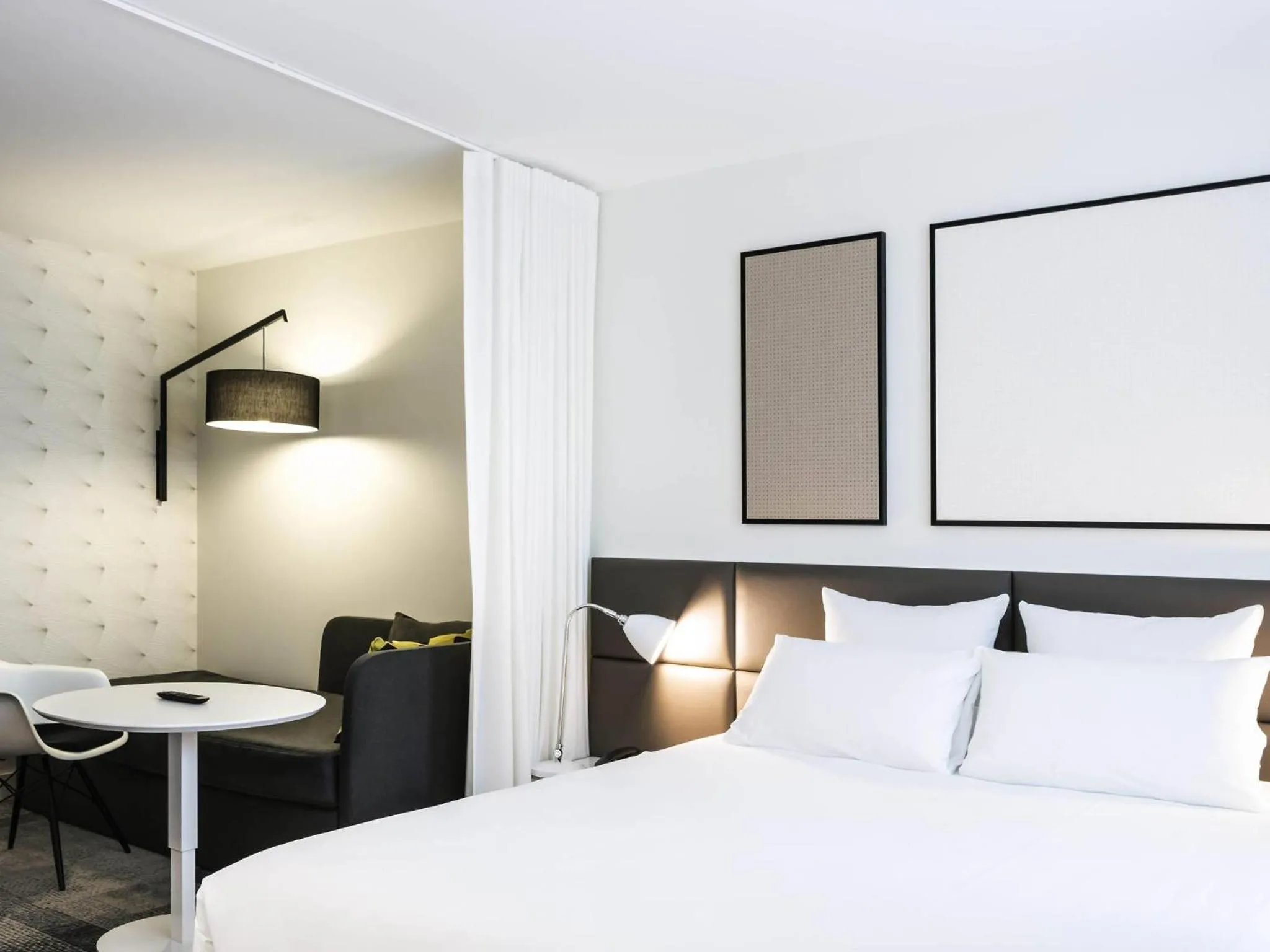 Bedroom, Bed in Novotel Suites Paris Expo Porte de Versailles