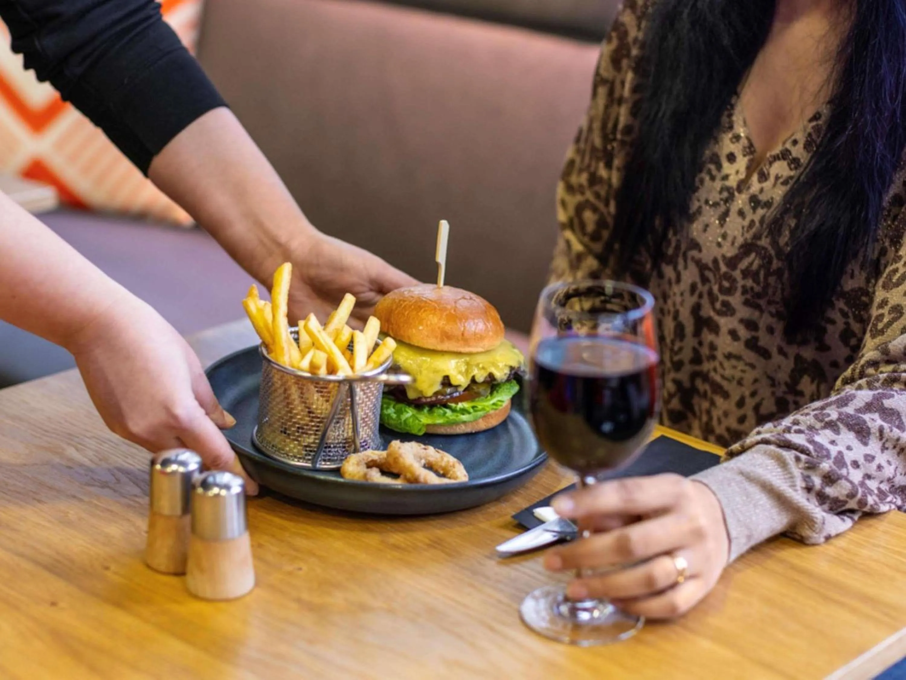 Lounge or bar in Ibis Istanbul West