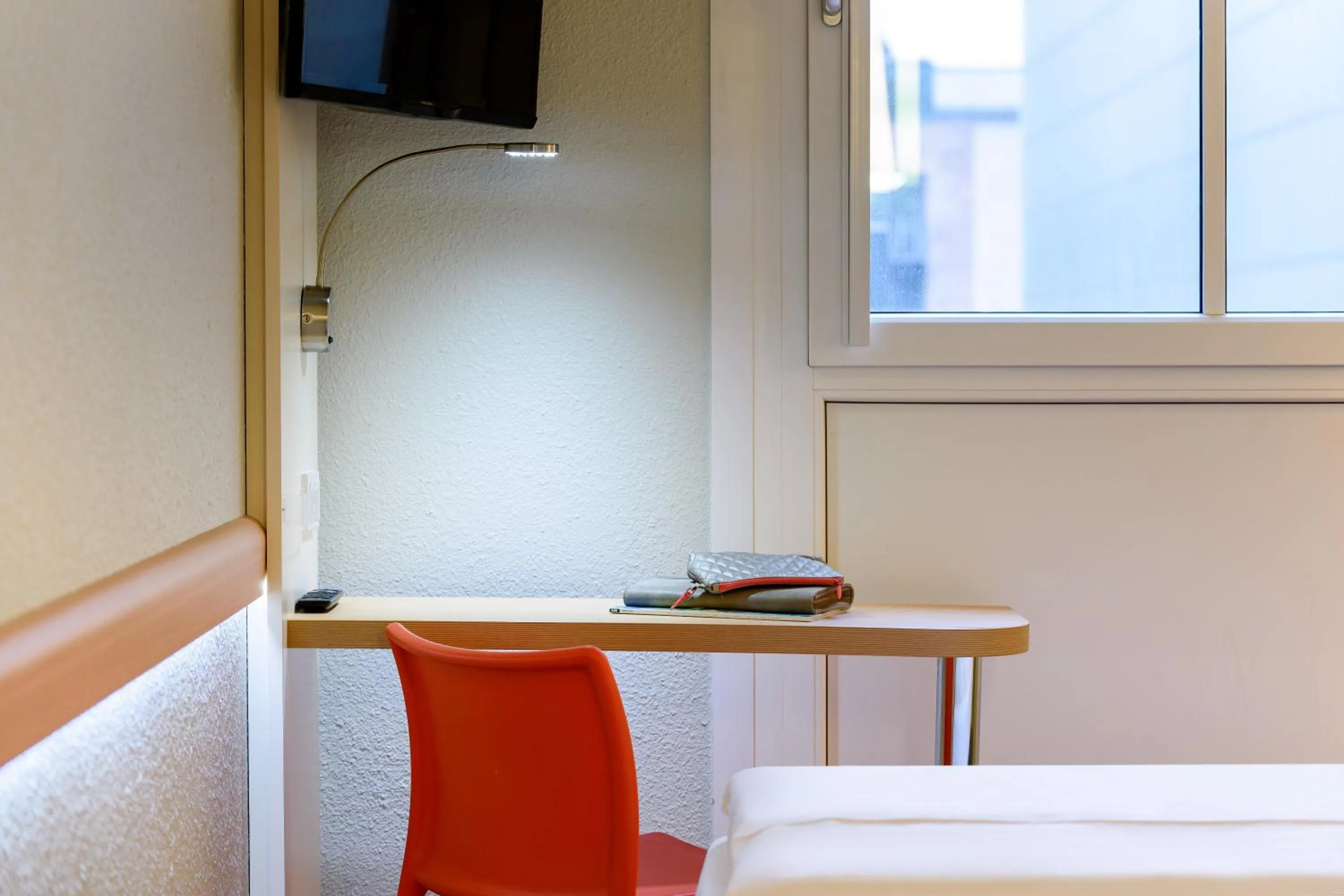 Photo of the whole room in Ibis Budget Leipzig City