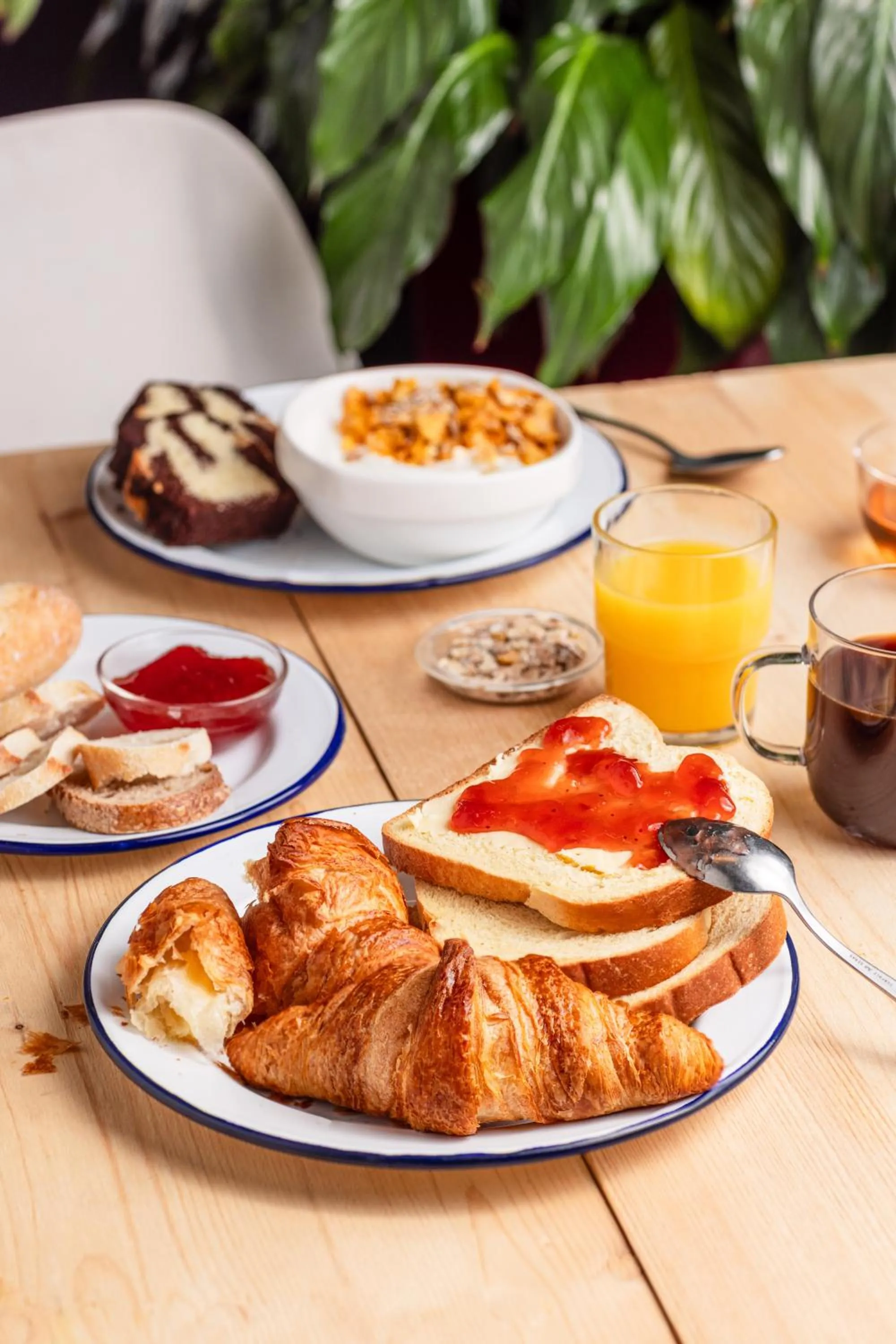 Buffet breakfast in Ibis Budget Sisteron