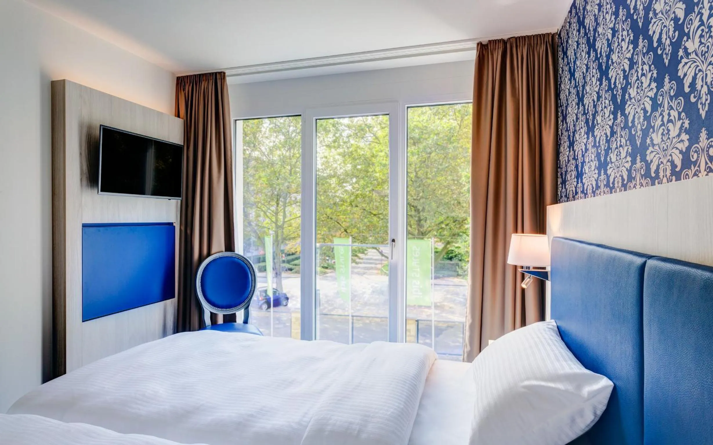 Bathroom, Bed in ibis Styles Rastatt Baden-Baden