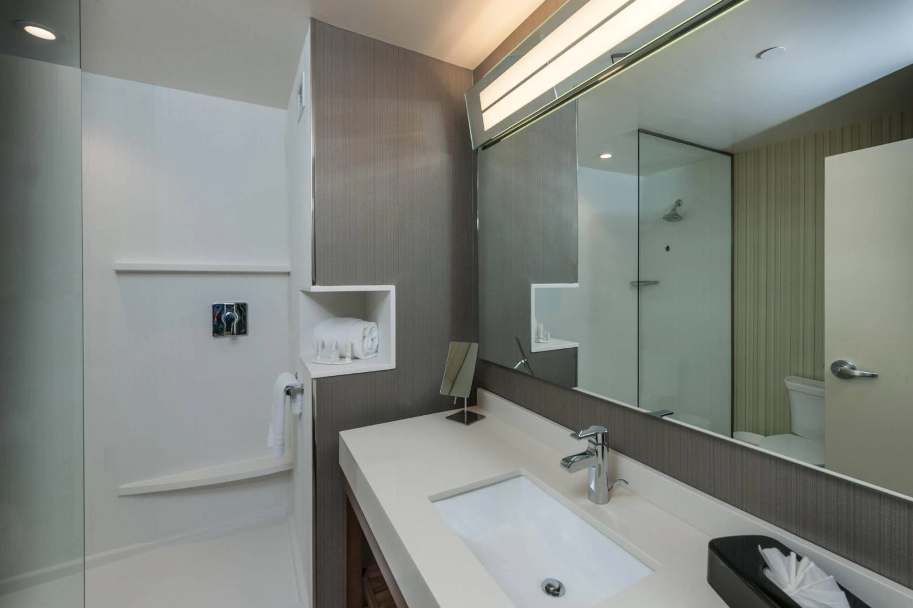 Bathroom in Courtyard by Marriott Boston Littleton