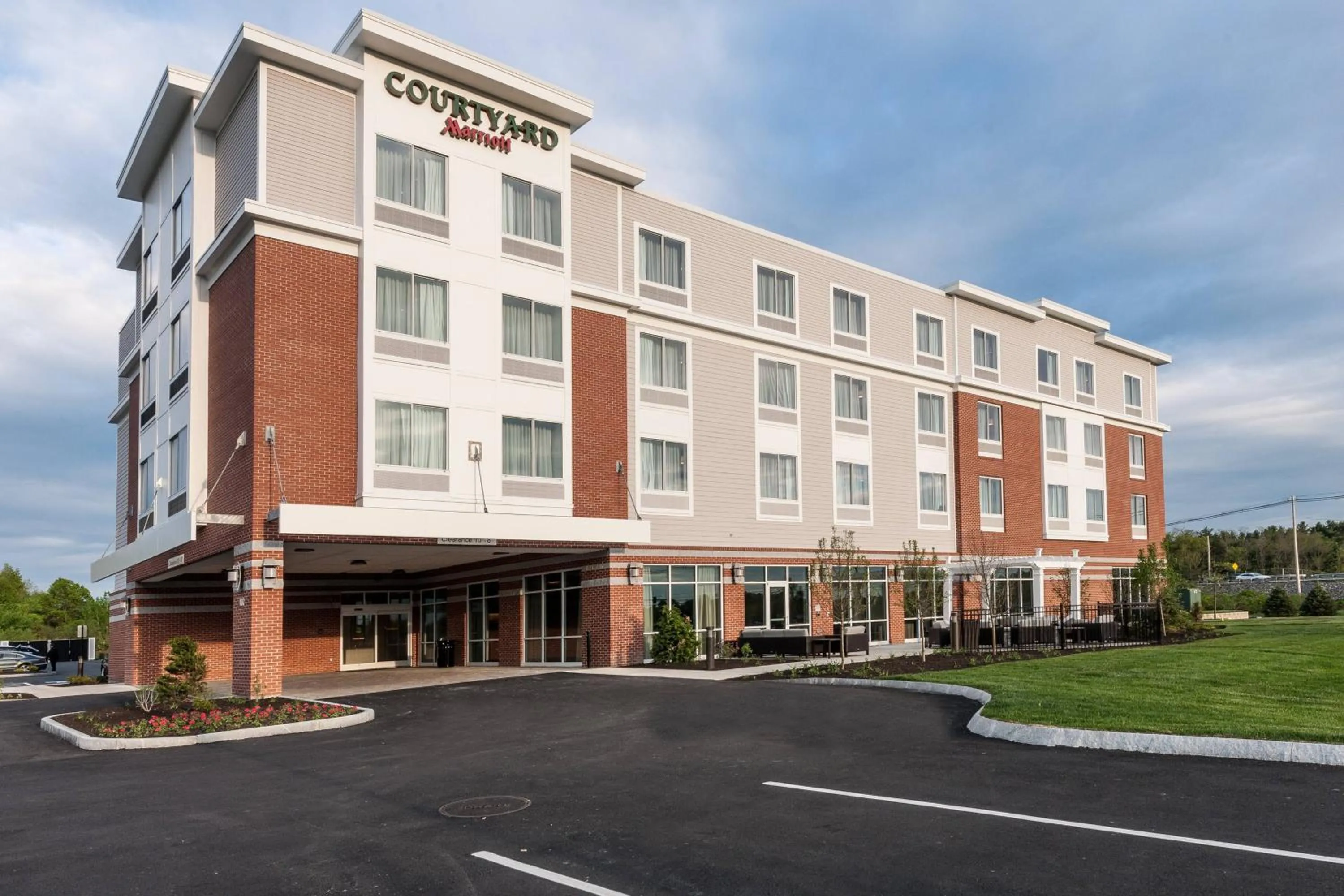 Property building in Courtyard by Marriott Boston Littleton