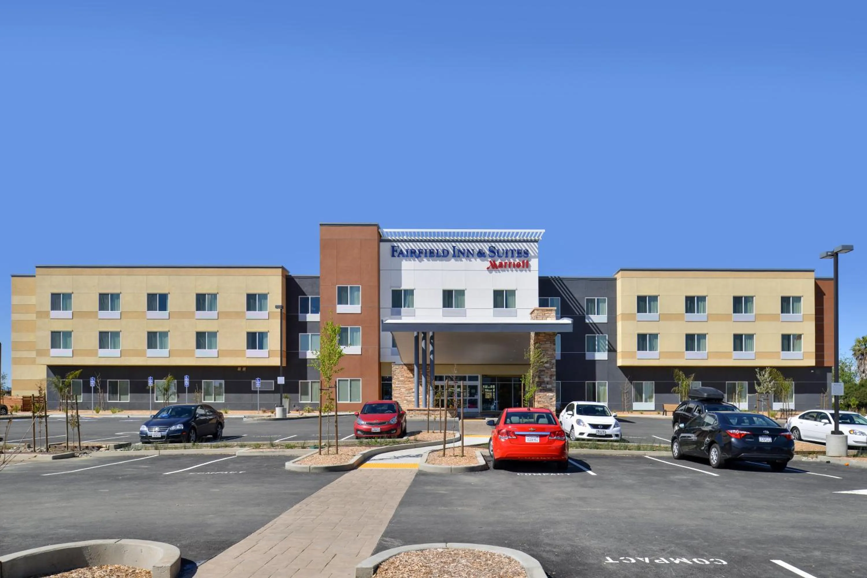 Property building in Fairfield Inn & Suites by Marriott Sacramento Airport Woodland