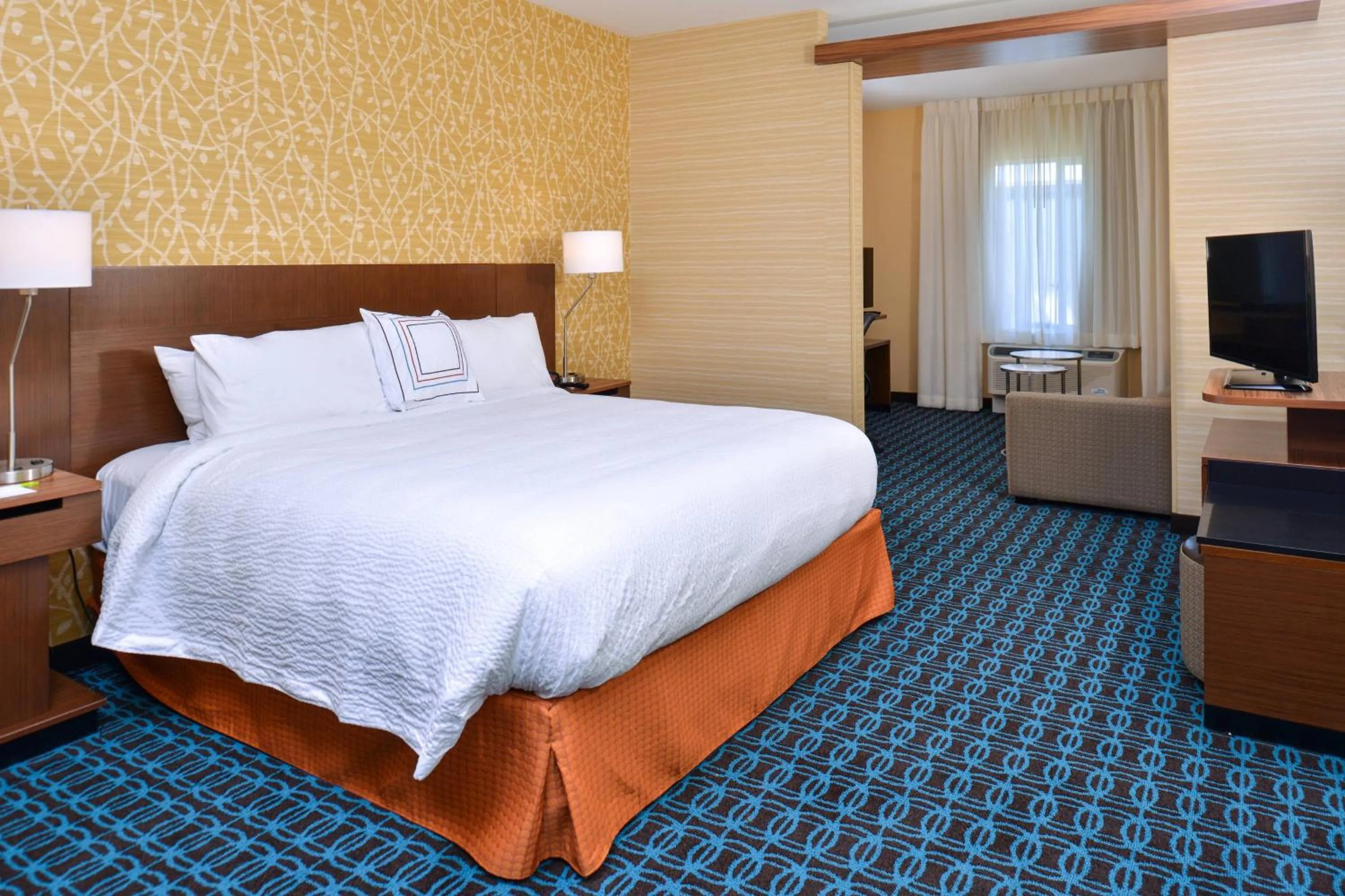 Bedroom, Bed in Fairfield Inn & Suites by Marriott Sacramento Airport Woodland