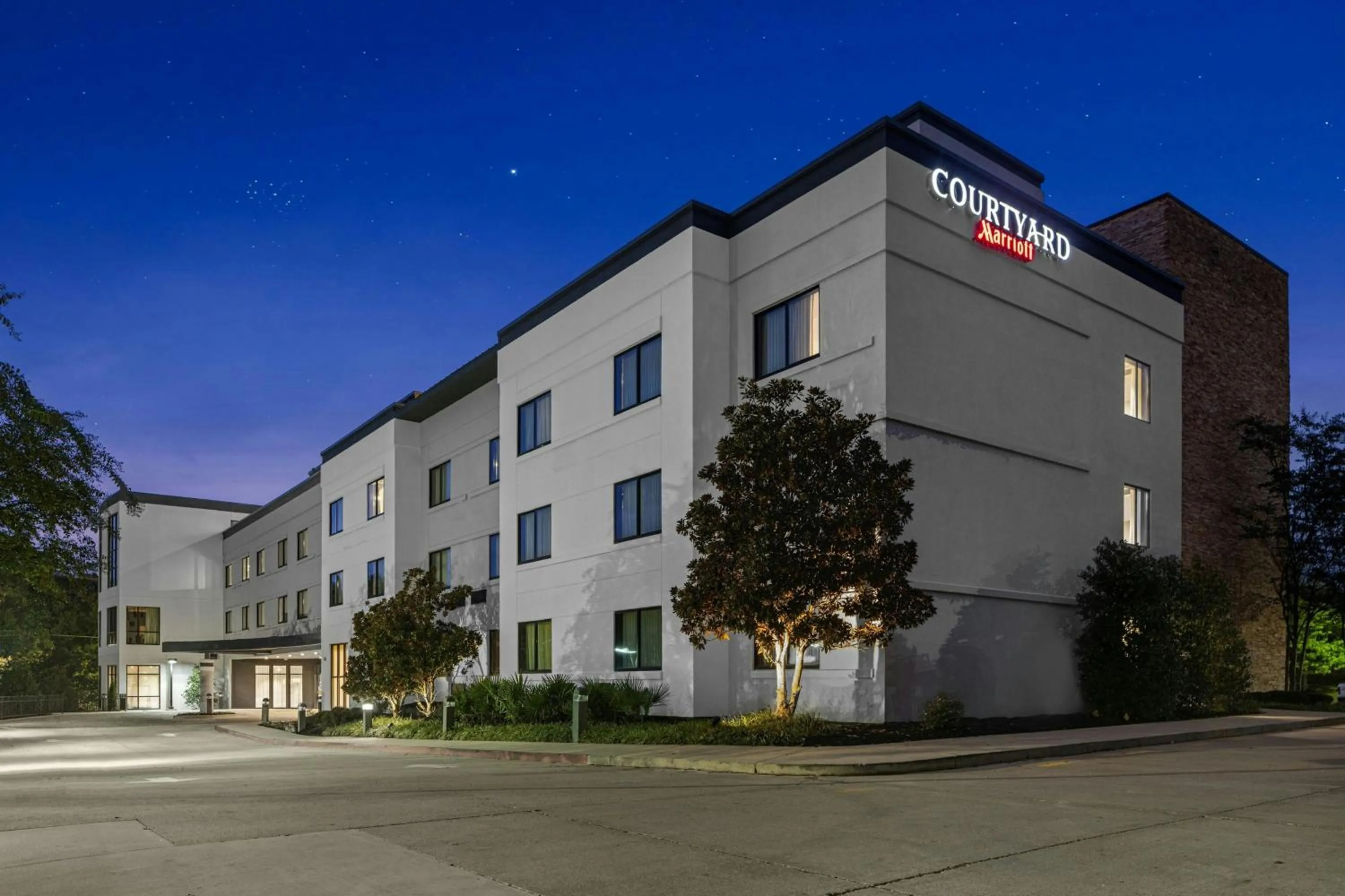 Property building in Courtyard by Marriott Oxford