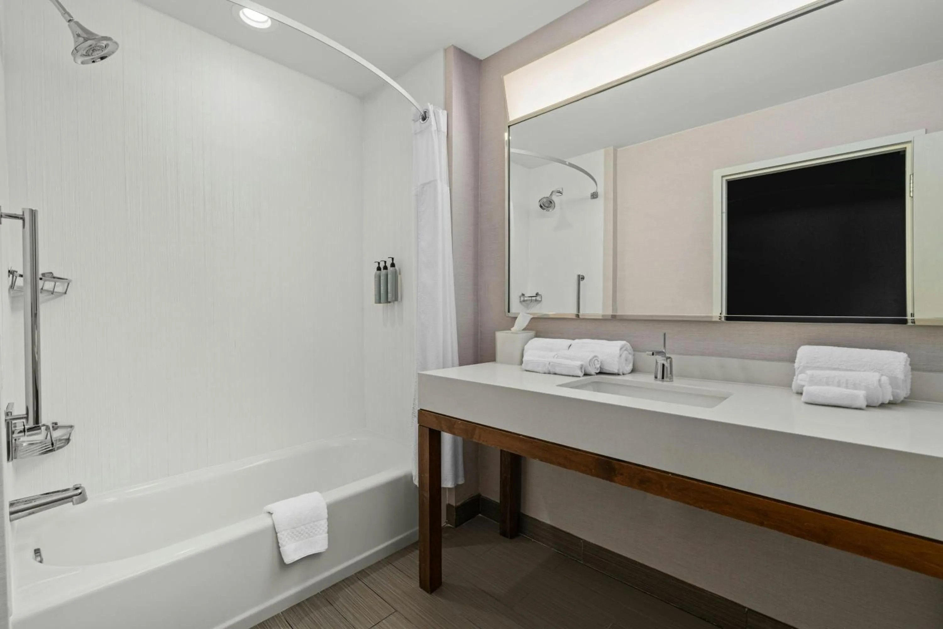 Bathroom in Courtyard by Marriott Oxford