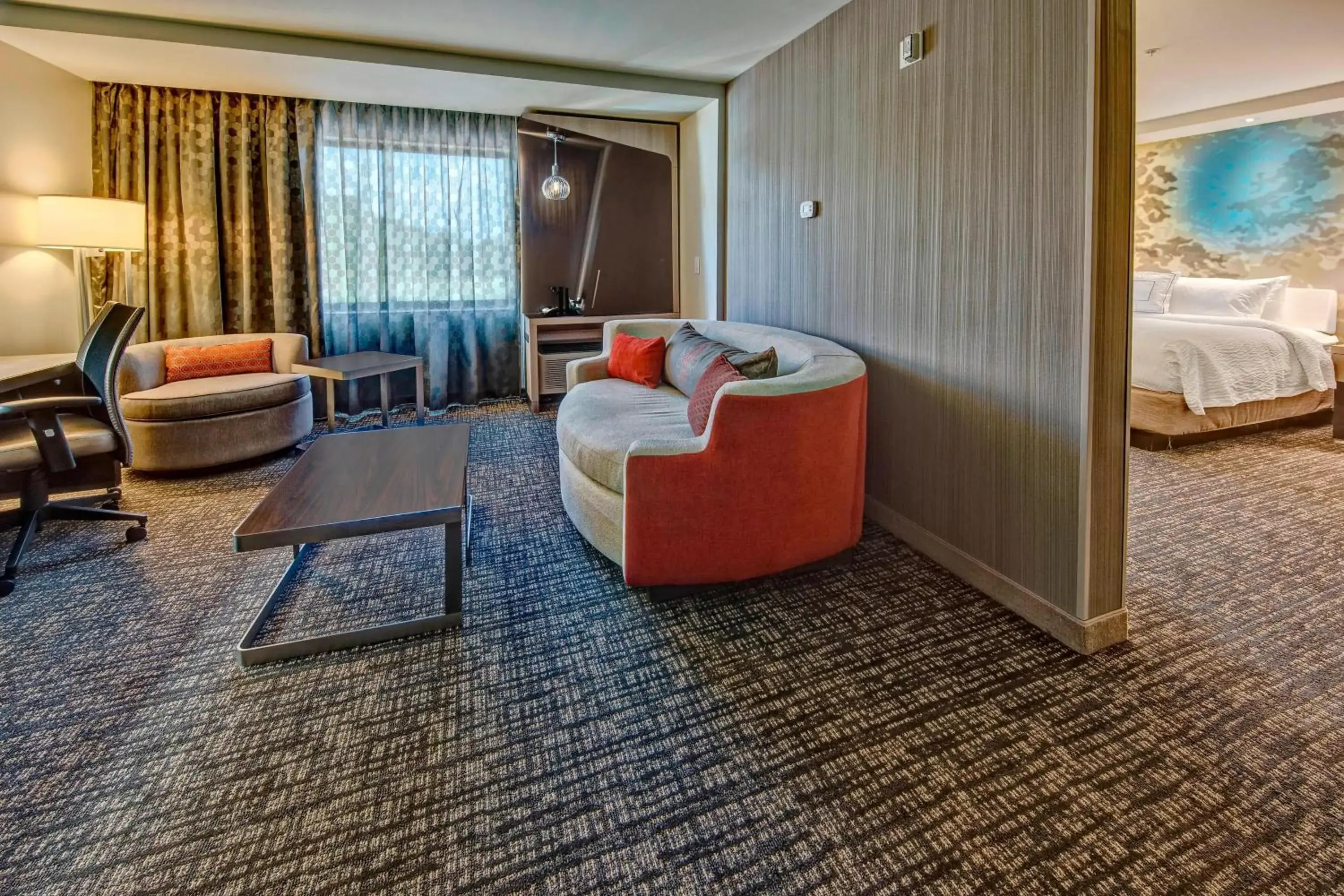 One-Bedroom King Suite with Sofa Bed in Courtyard by Marriott Oxford One-Bedroom King Suite with Sofa Bed in Courtyard by Marriott Oxford