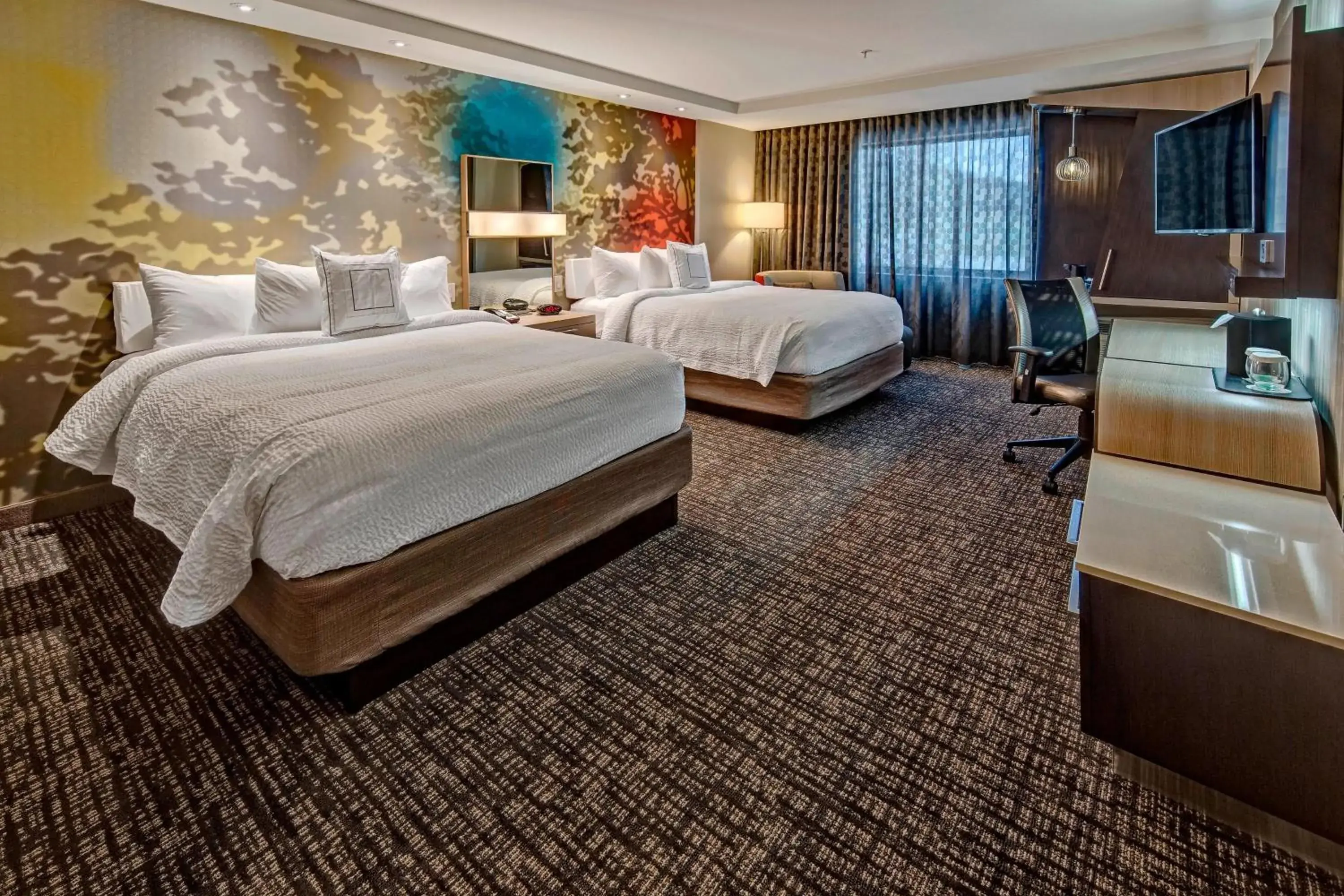 Queen Room - Mobility/Hearing Accessible with Tub in Courtyard by Marriott Oxford Queen Room - Mobility/Hearing Accessible with Tub in Courtyard by Marriott Oxford