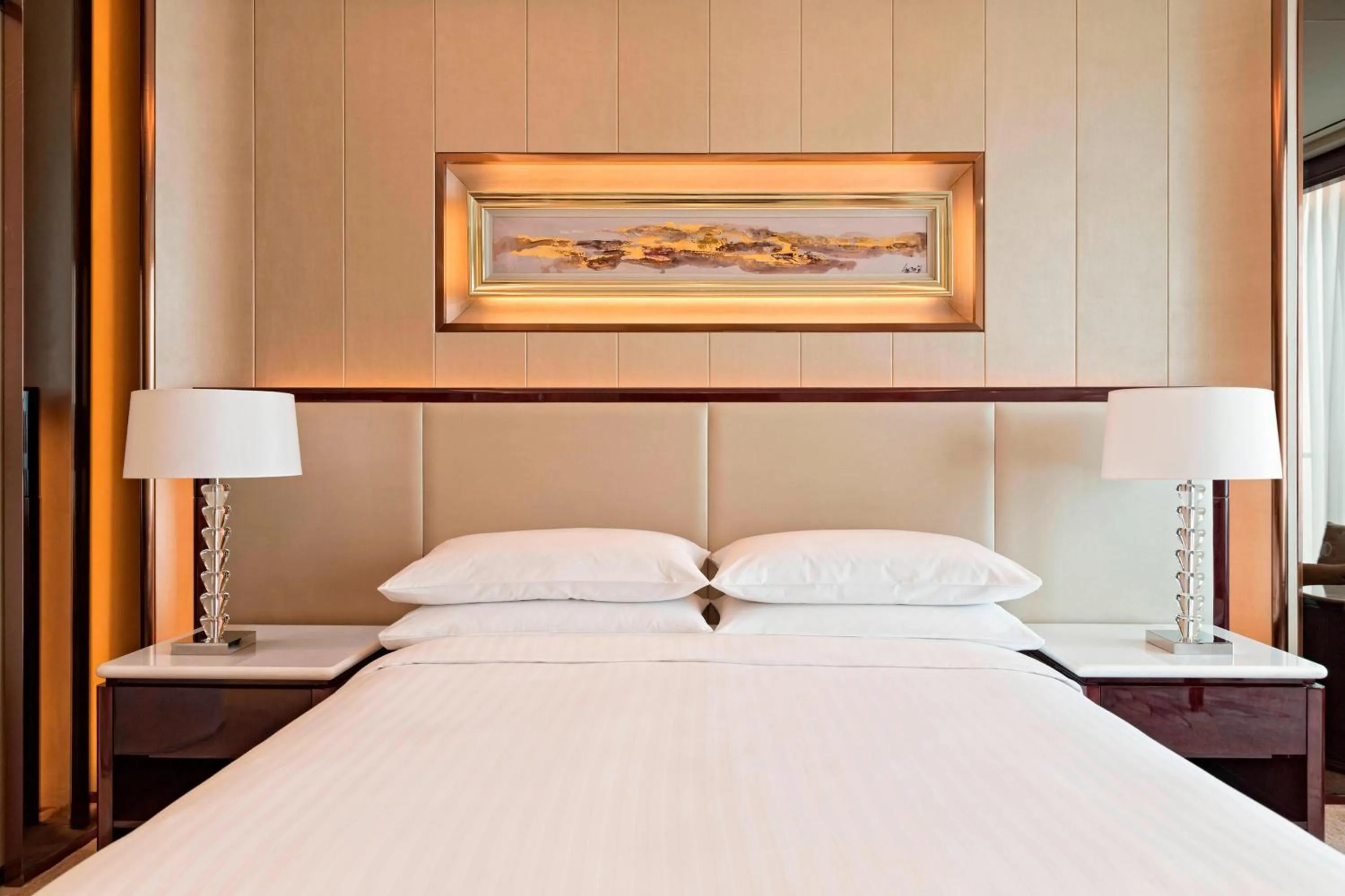 Photo of the whole room, Bed in Yiwu Marriott Hotel