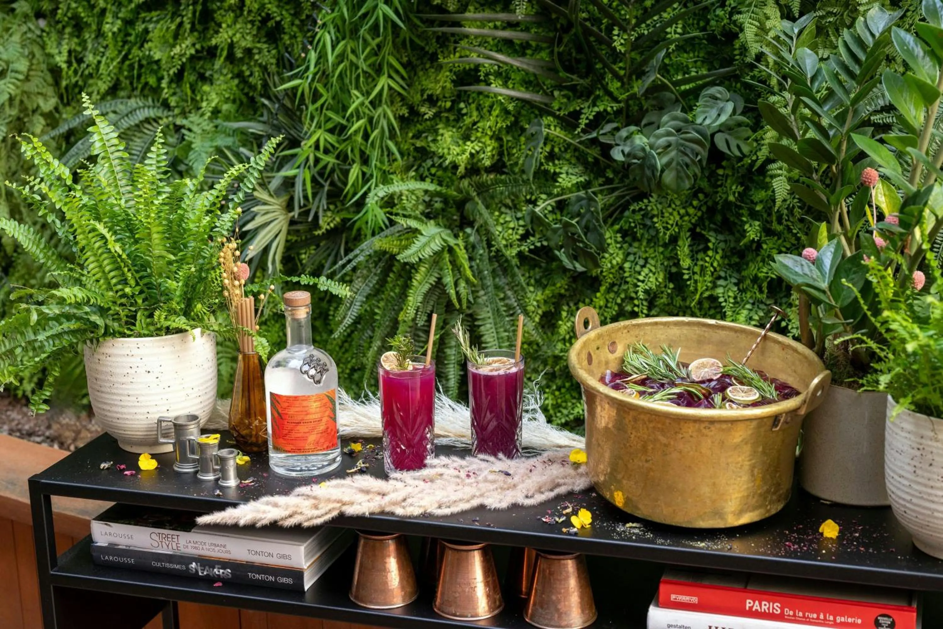 Restaurant/places to eat in Renaissance Paris Republique Hotel & Spa